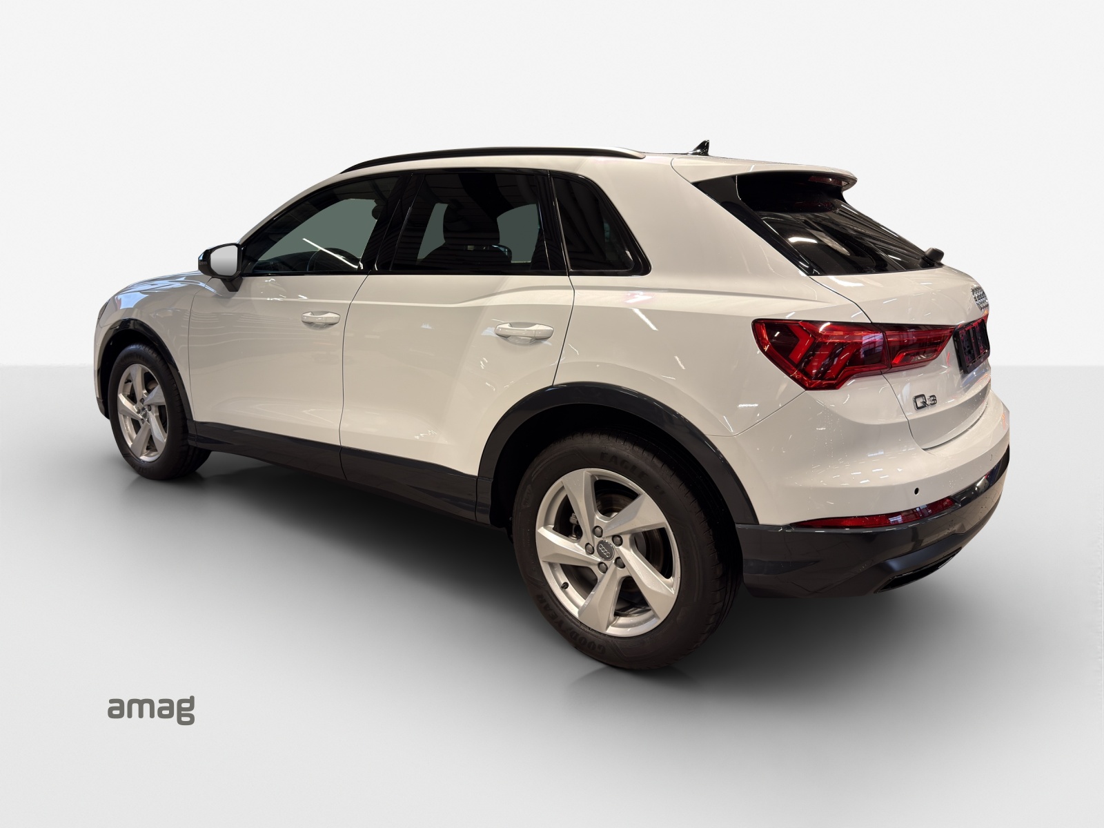 AUDI Q3 35 TDI advanced quattro-image-2