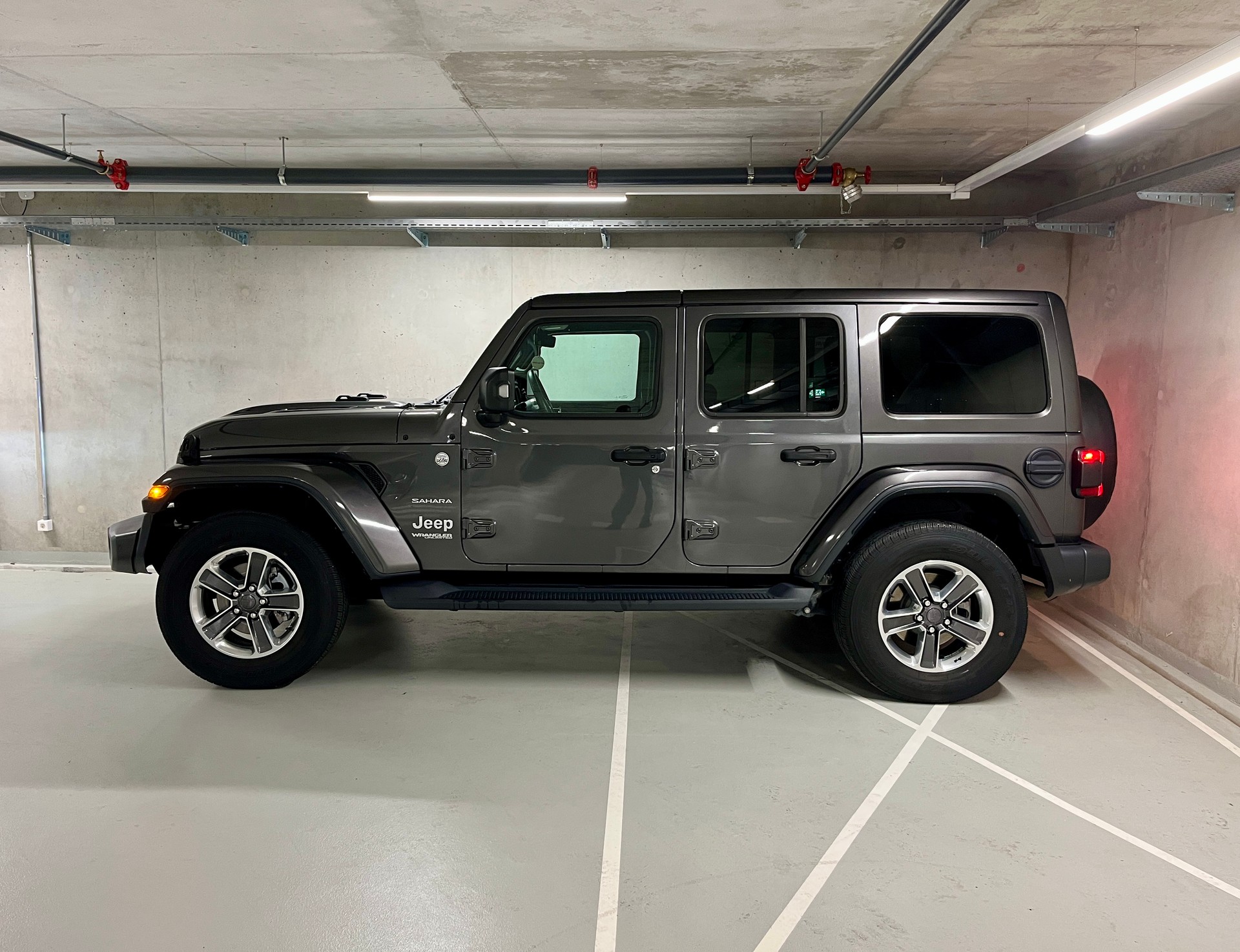 JEEP Wrangler 2.2MJ Unlimited Sahara Automatic-showroom-element-1