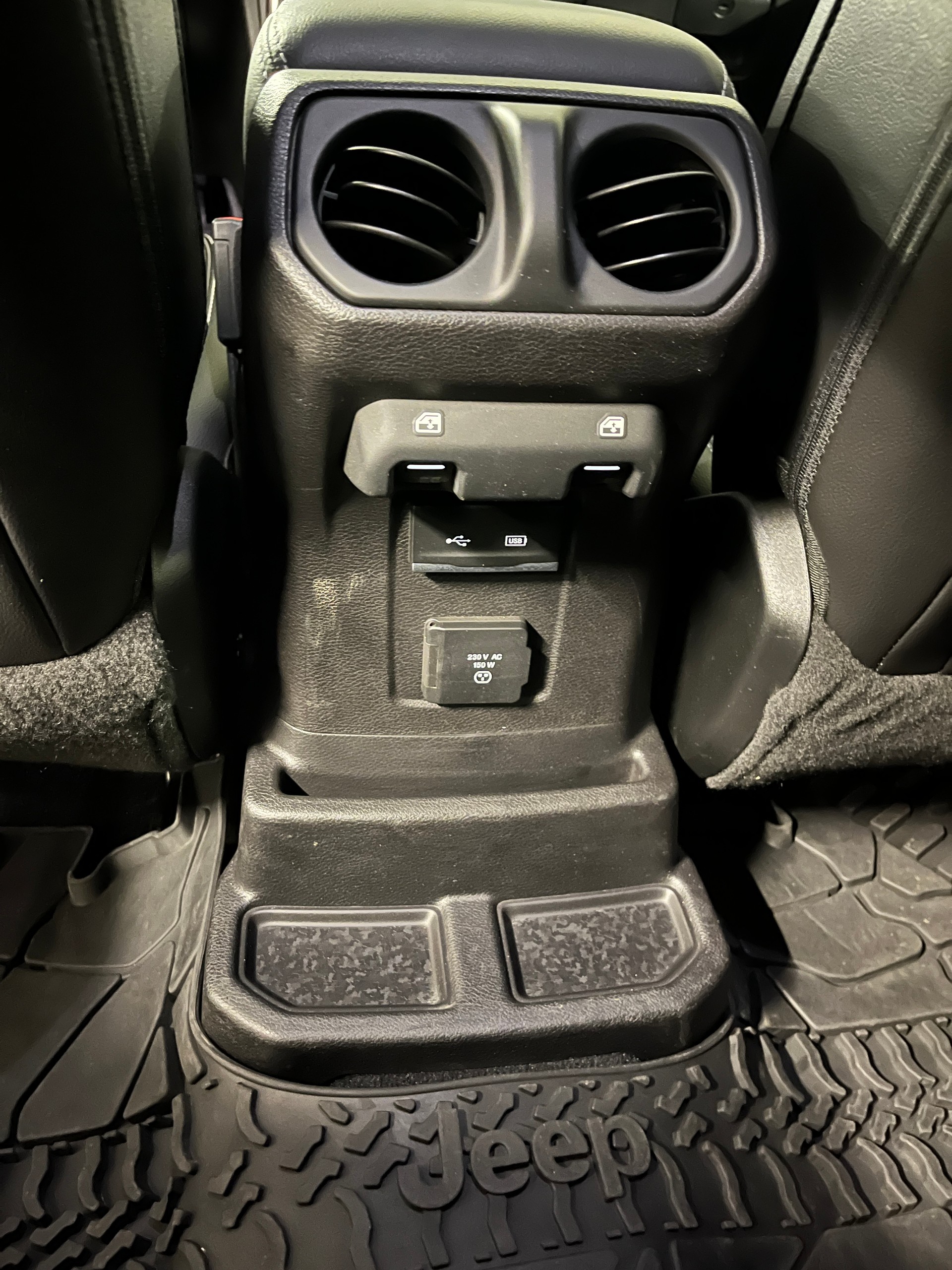 JEEP Wrangler 2.2MJ Unlimited Sahara Automatic-image-24
