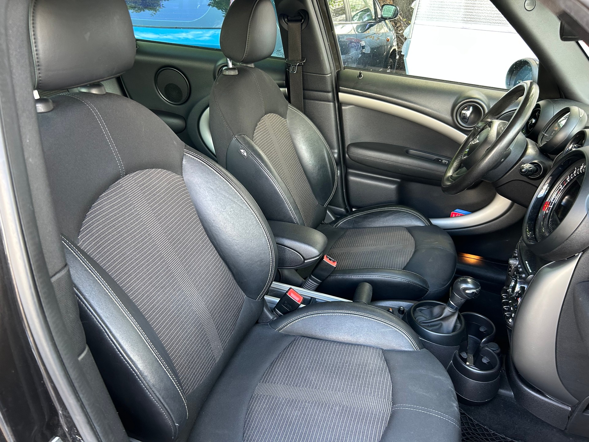 MINI Countryman Cooper FWD Steptronic-image-11