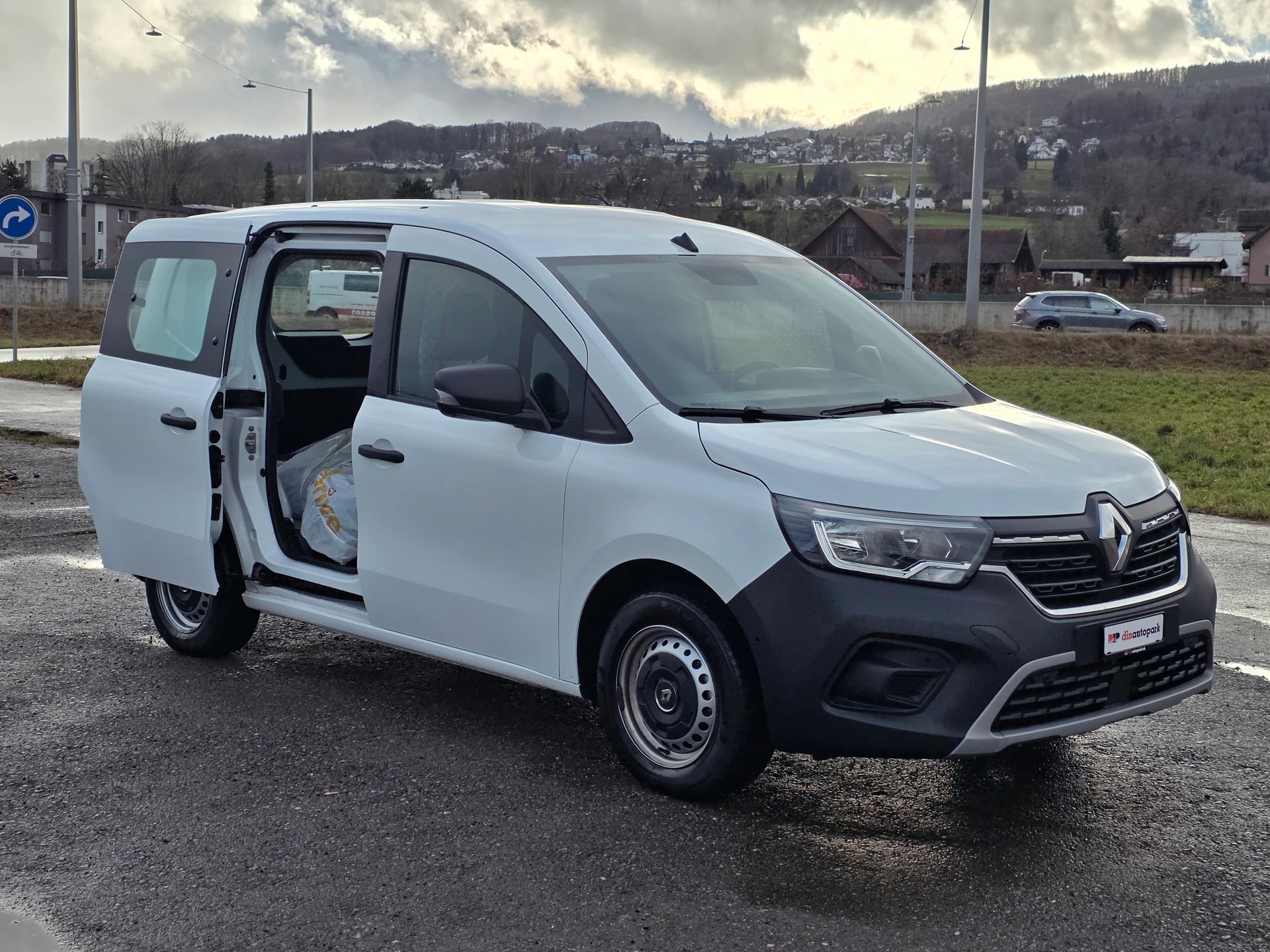 RENAULT Kangoo Van 1.5 dCi Standard 95 Extra * CH-Fahrzeug * Anhängerkupplung *-image-5