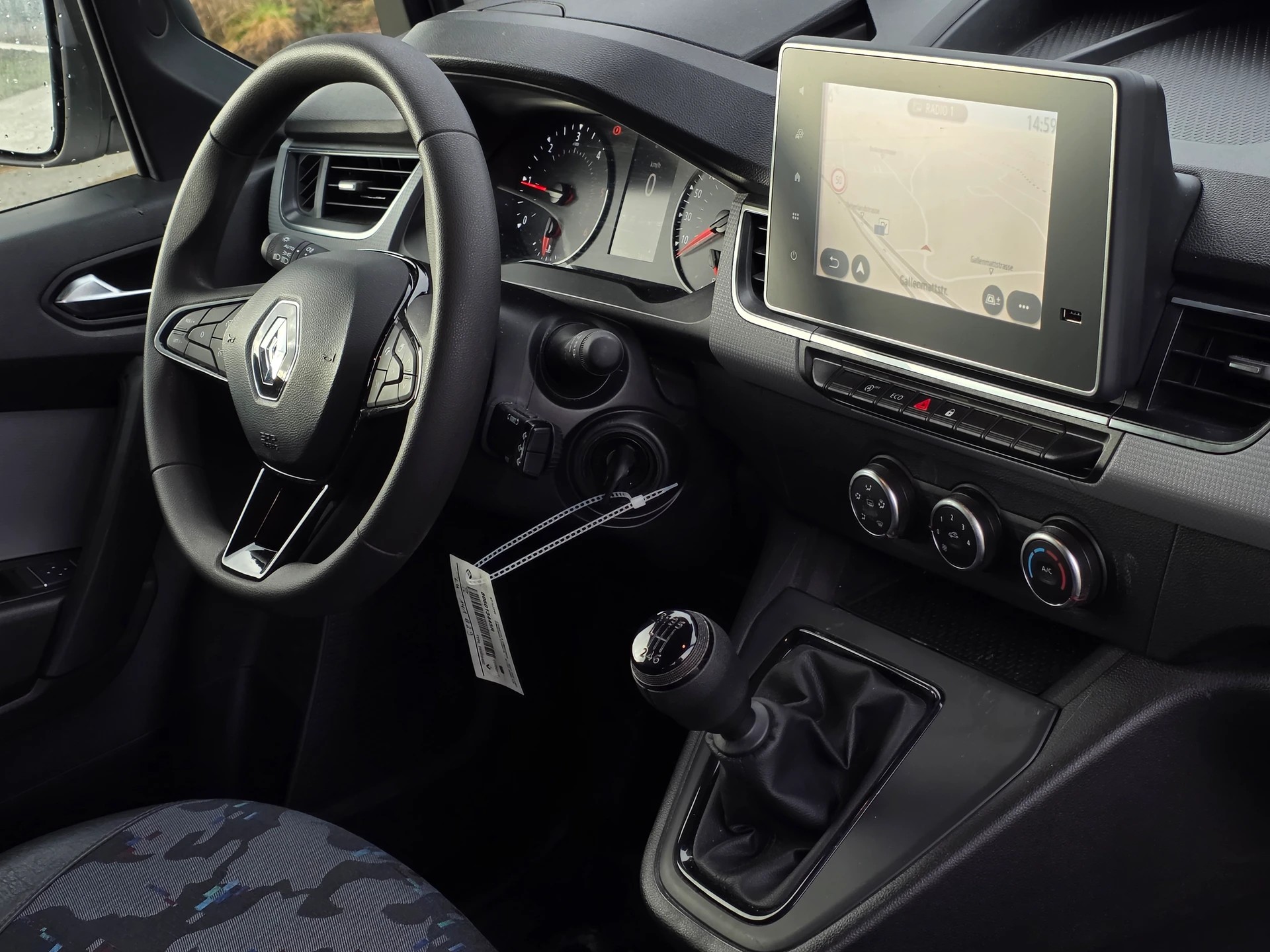 RENAULT Kangoo Van 1.5 dCi Standard 95 Extra * CH-Fahrzeug * Anhängerkupplung *-image-15