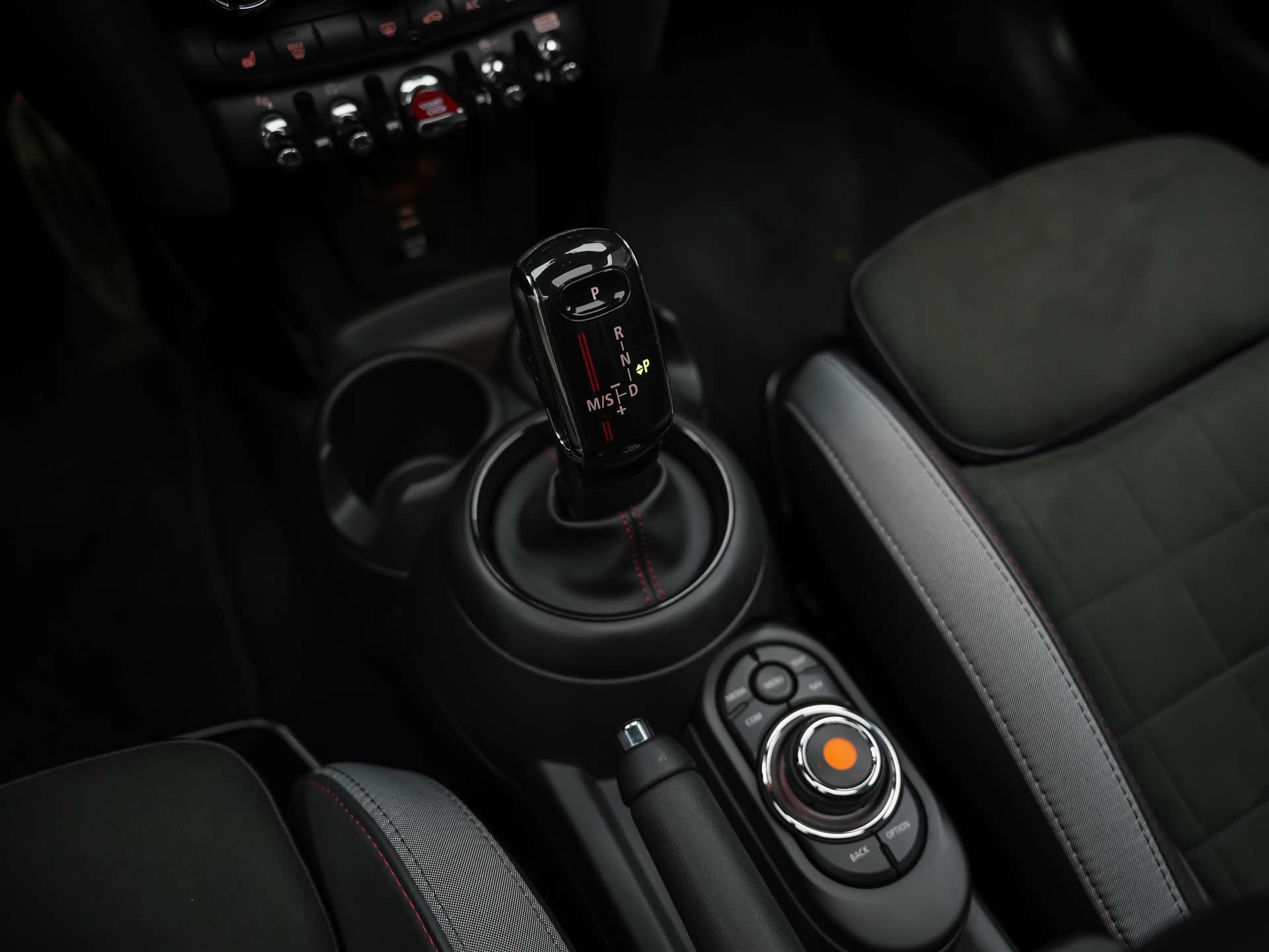 MINI Cooper S Steptronic DKG Rockingham GT 1/135 *John Cooper Works Trim*Panorama*Head-Up*-image-22
