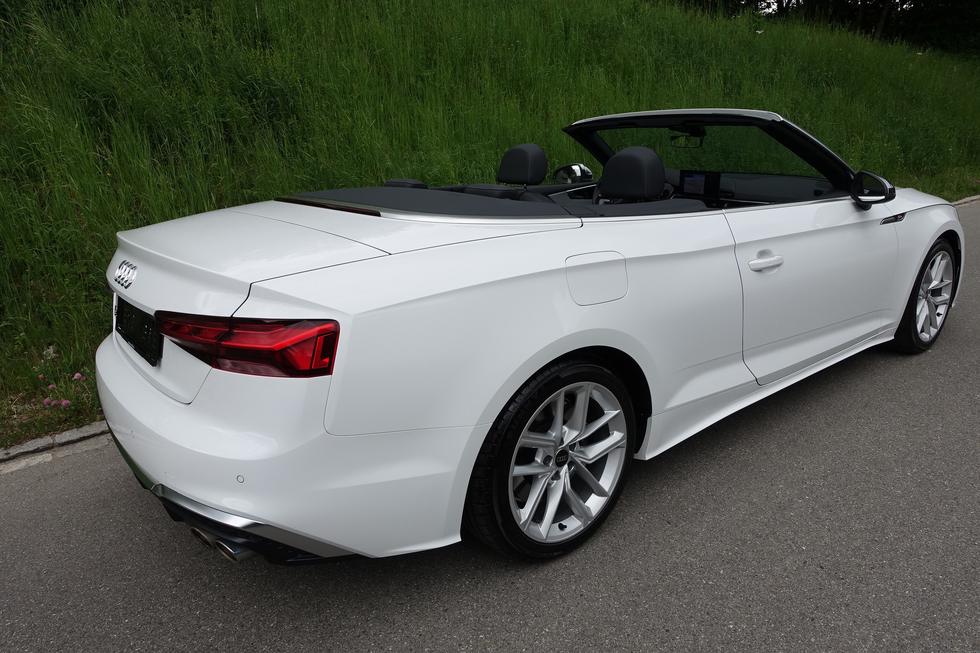 AUDI S5 Cabriolet 3.0 TFSI quattro tiptronic-image-13