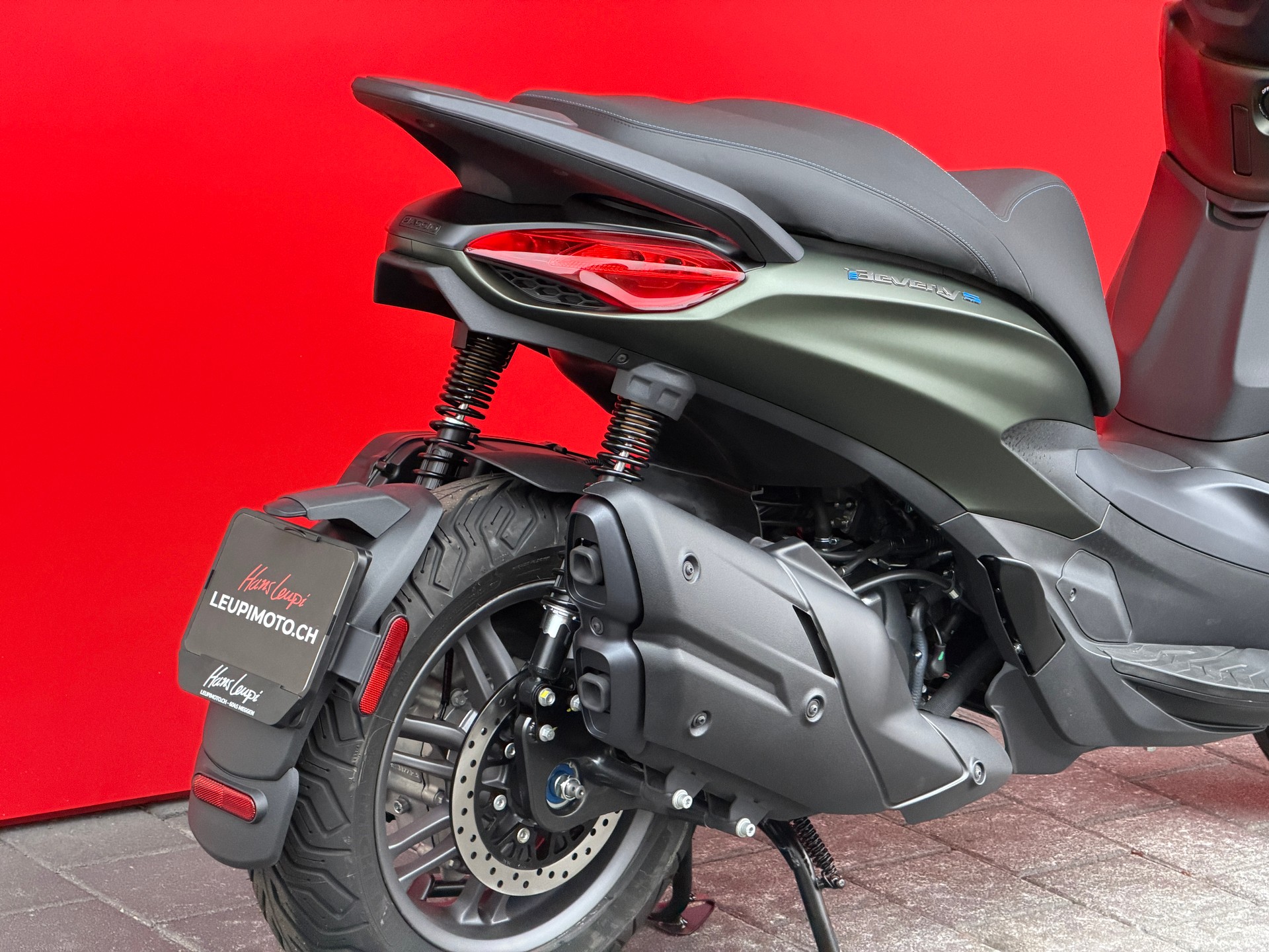 PIAGGIO Beverly 400 Sport E5+-image-12