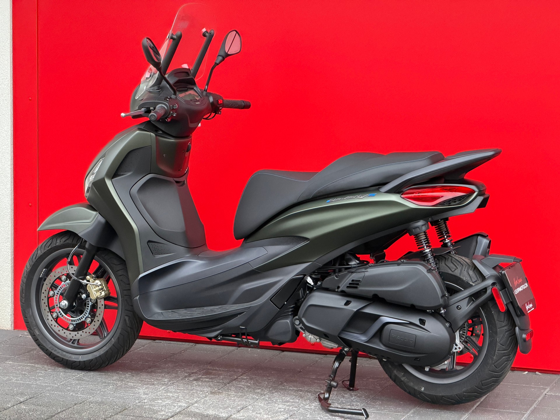 PIAGGIO Beverly 400 Sport E5+-image-4