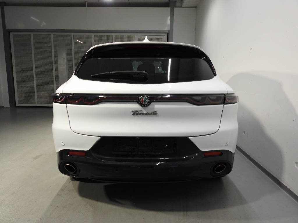 ALFA ROMEO Tonale 1.3 Plug-in Hybrid Veloce Q4-image-4