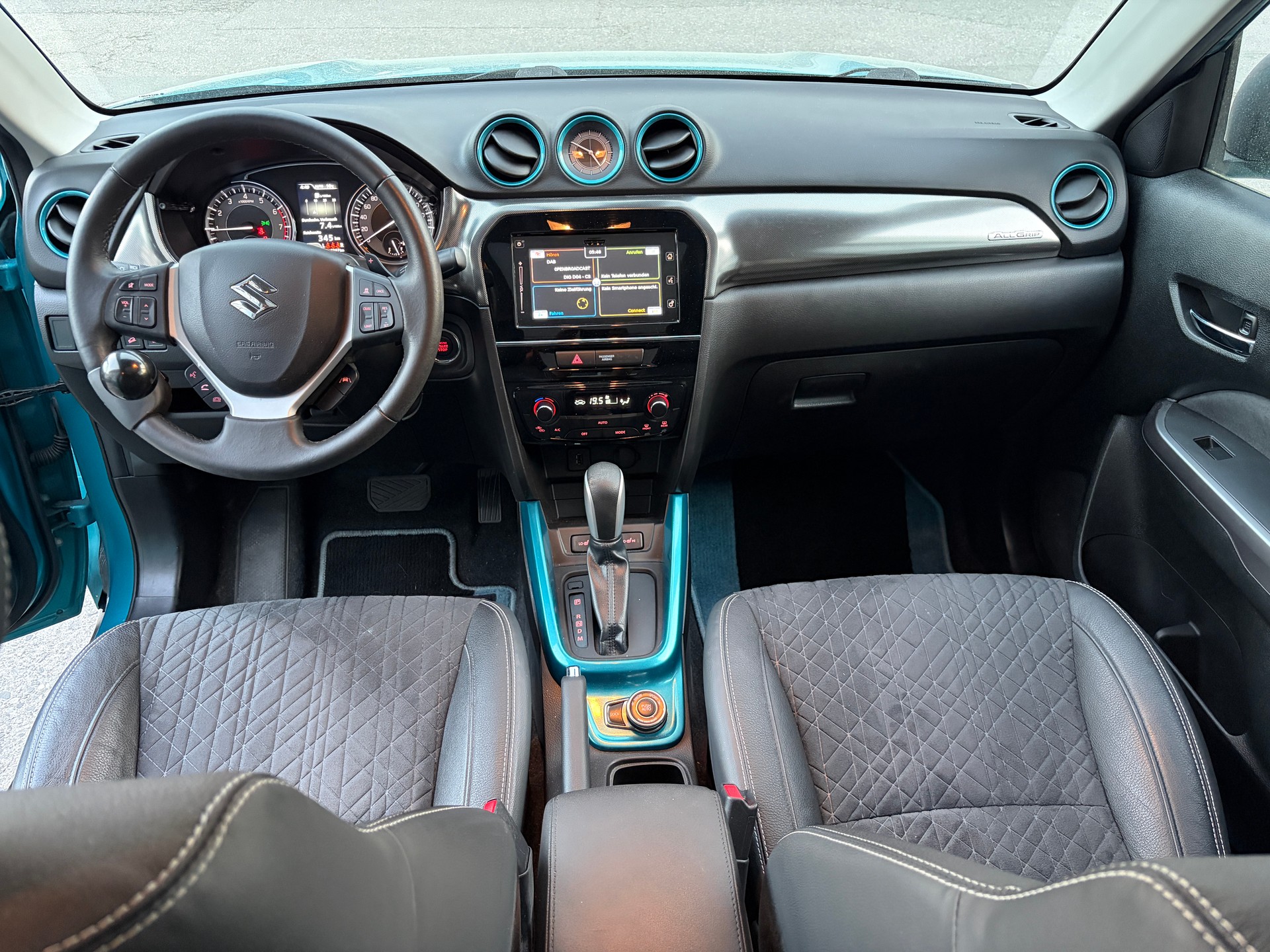 SUZUKI Vitara 1.4 Boosterjet Compact + Automatic-image-6