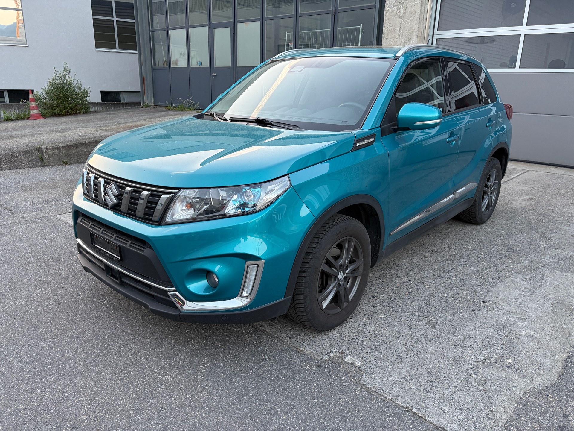 SUZUKI Vitara 1.4 Boosterjet Compact + Automatic-image-2