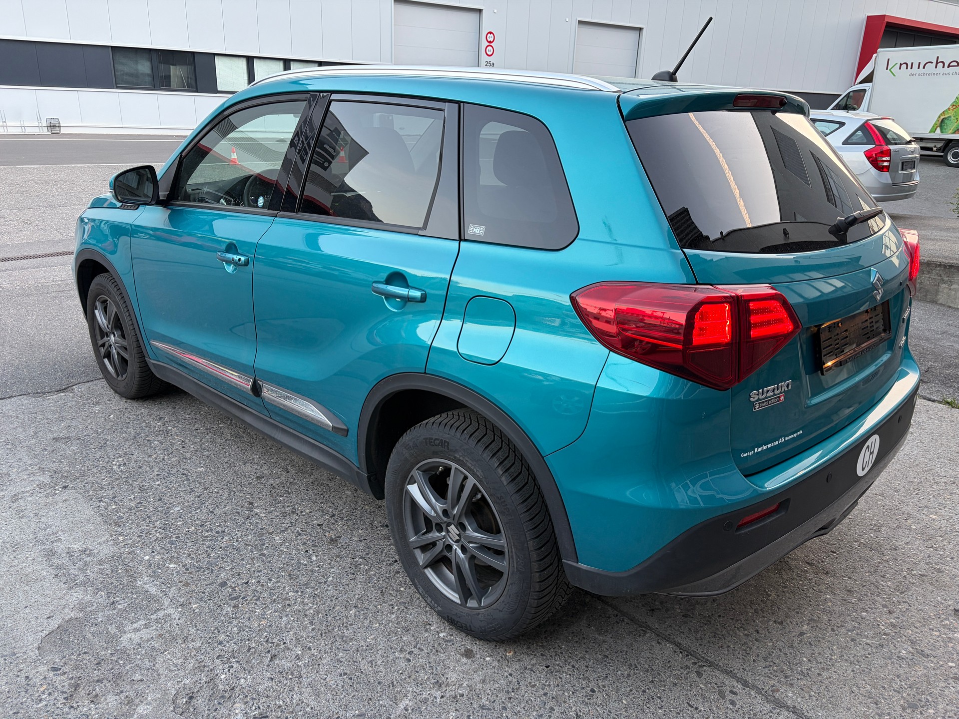 SUZUKI Vitara 1.4 Boosterjet Compact + Automatic-image-3