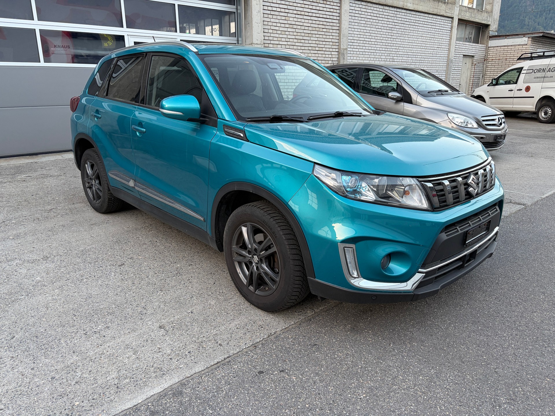 SUZUKI Vitara 1.4 Boosterjet Compact + Automatic-image-1
