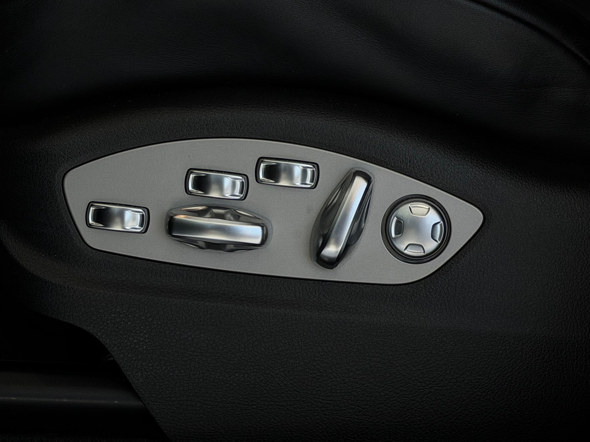 PORSCHE Macan S PDK-image-28