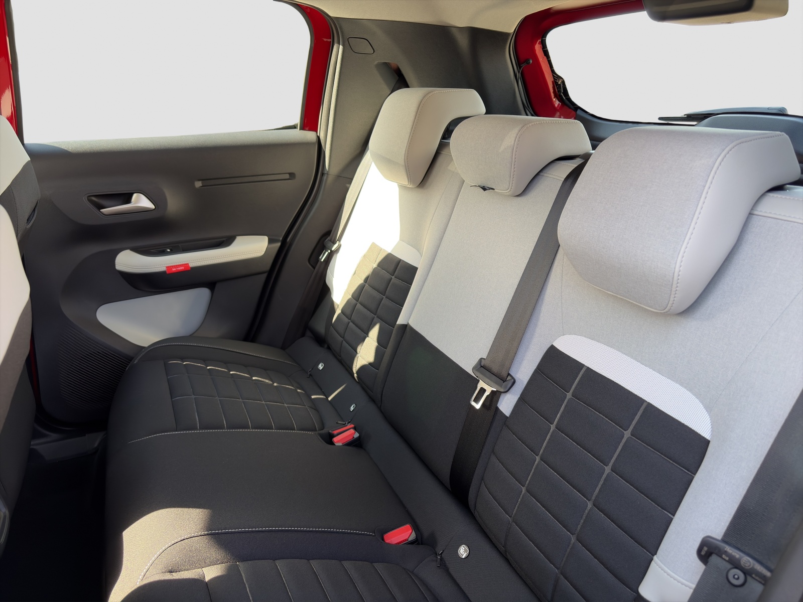 CITROEN C3 1.2 Hybrid Plus-image-10