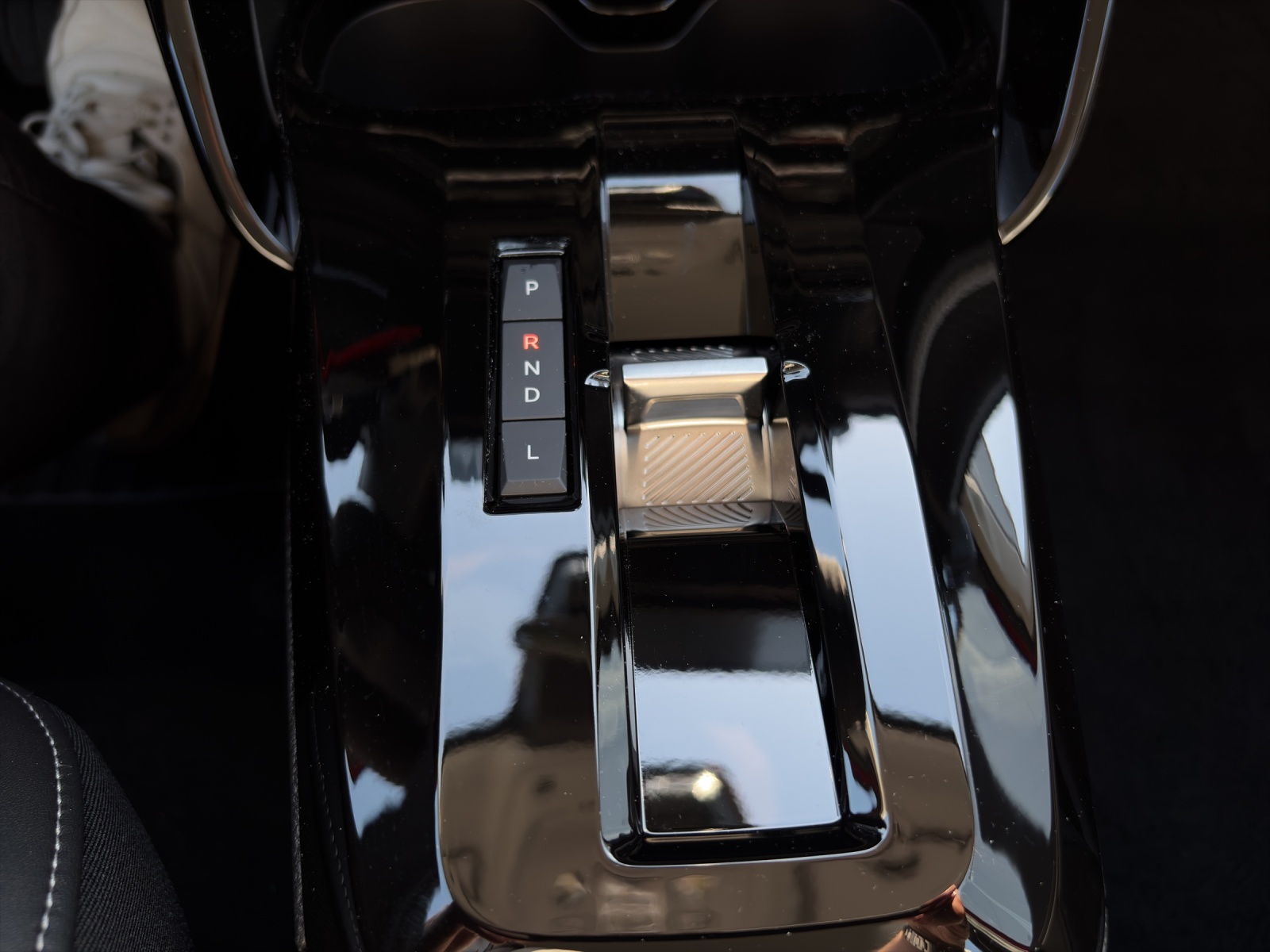 CITROEN C3 1.2 Hybrid Plus-image-14