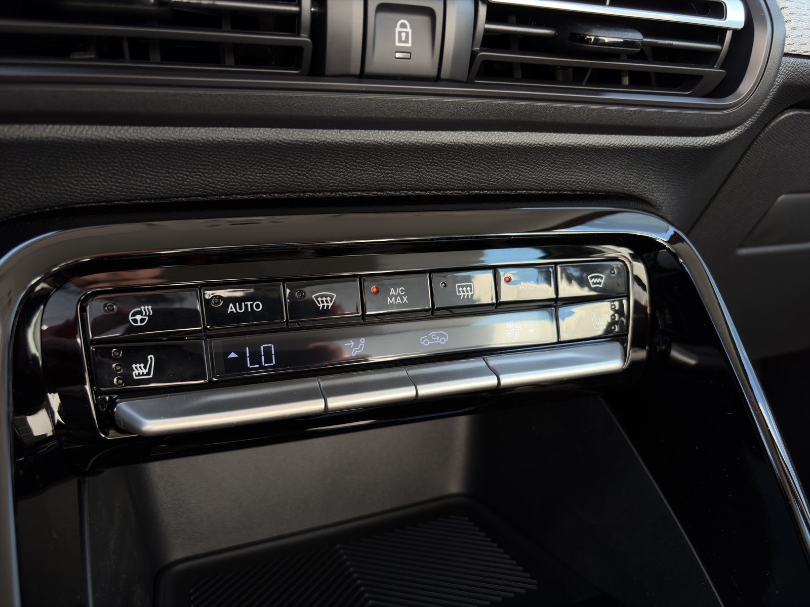 CITROEN C3 1.2 Hybrid Plus-image-13