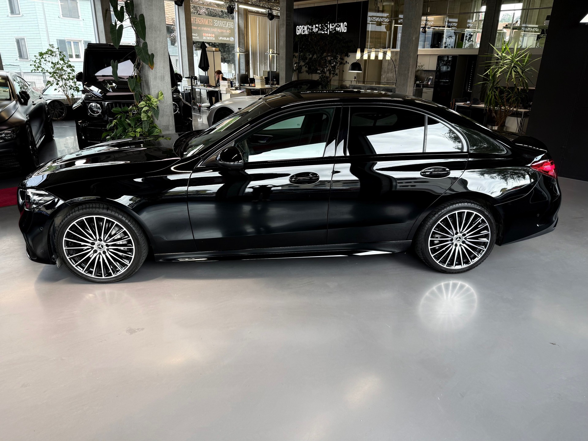 MERCEDES-BENZ C 200 AMG Line-image-4