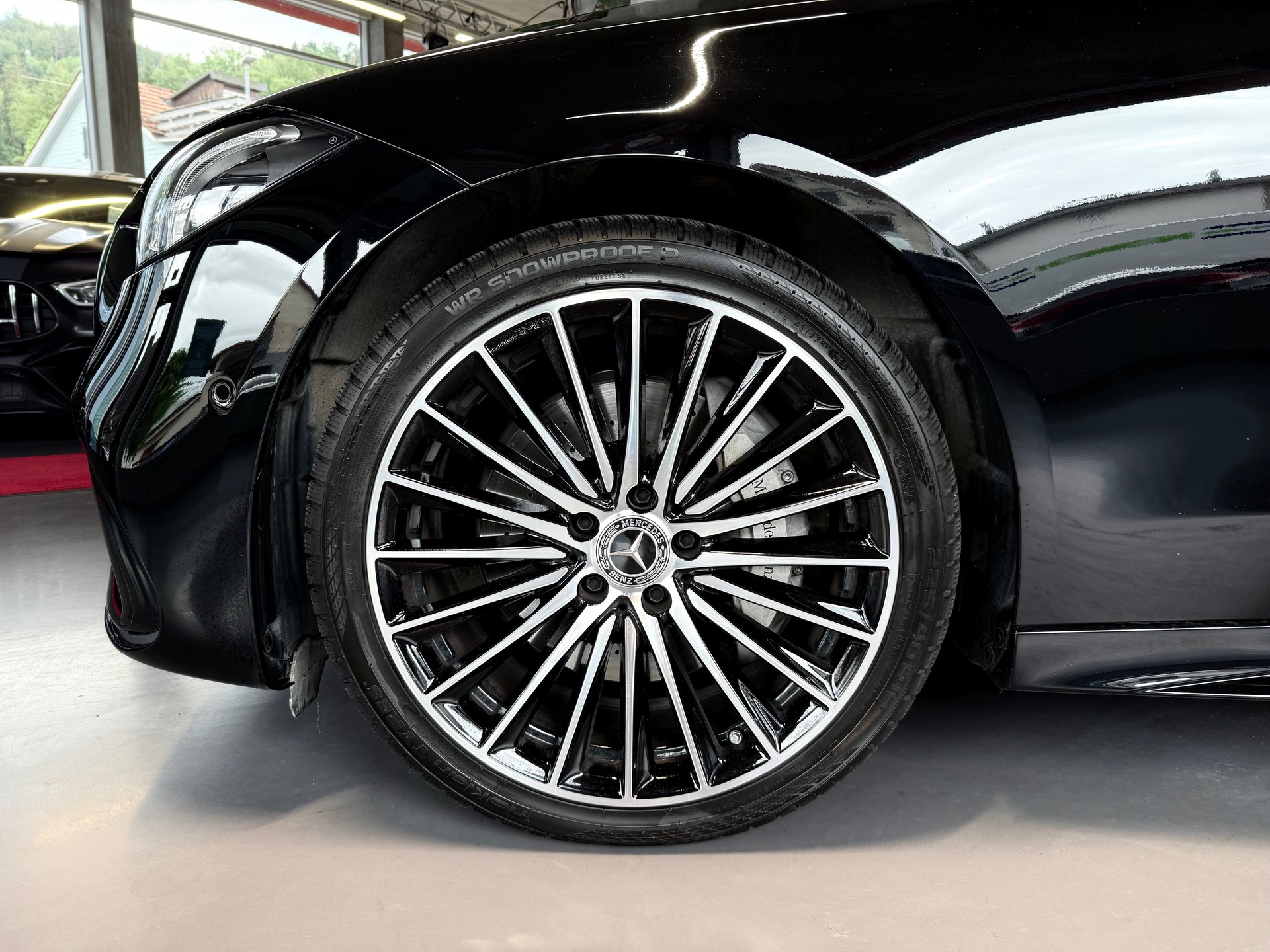 MERCEDES-BENZ C 200 AMG Line-image-3