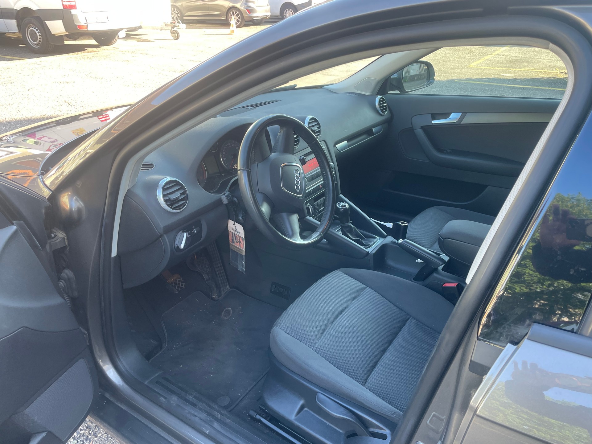 AUDI A3 Sportback 1.8 TFSI Ambiente S-tronic-image-7