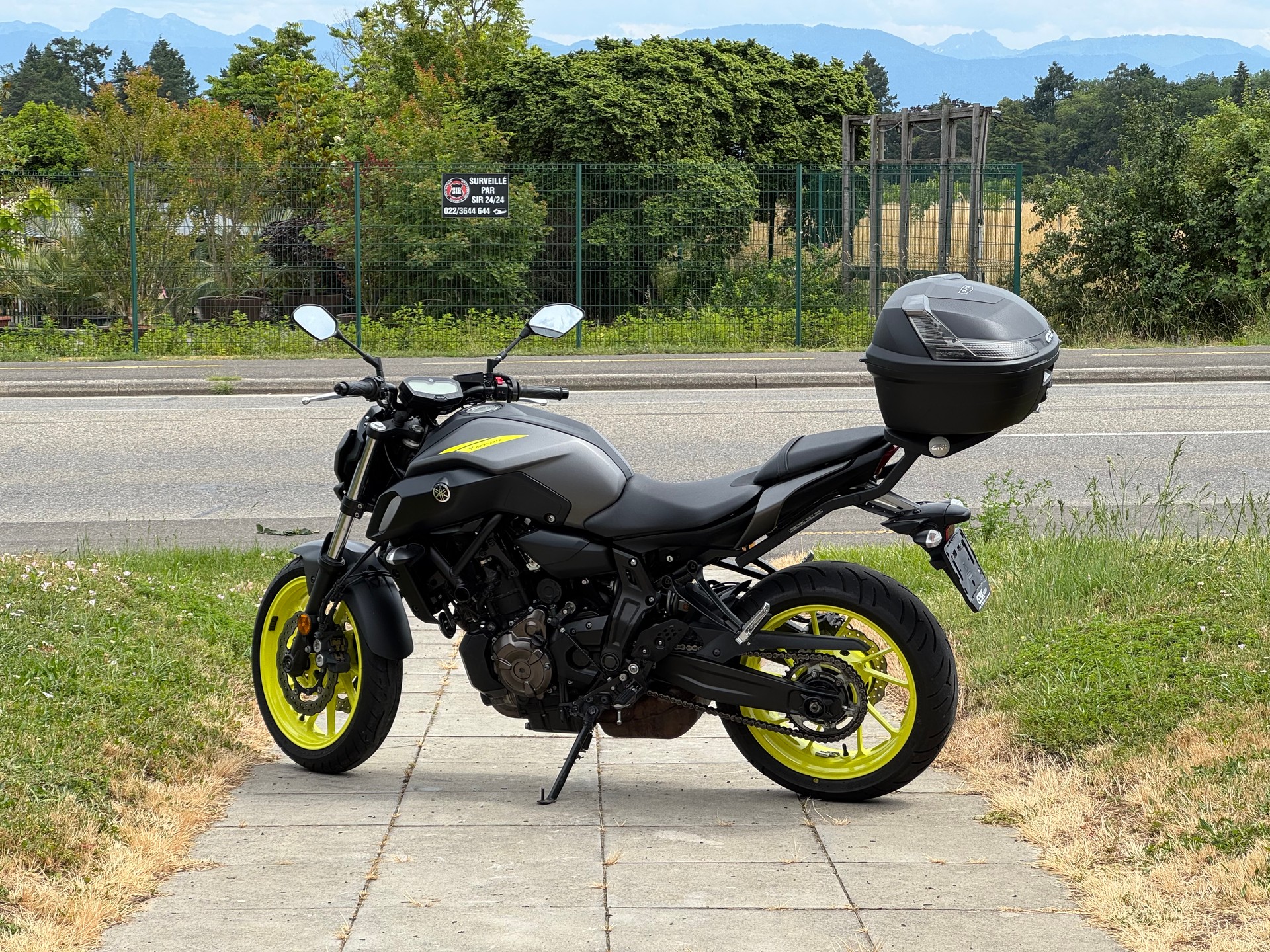 YAMAHA MT-07-showroom-element-2