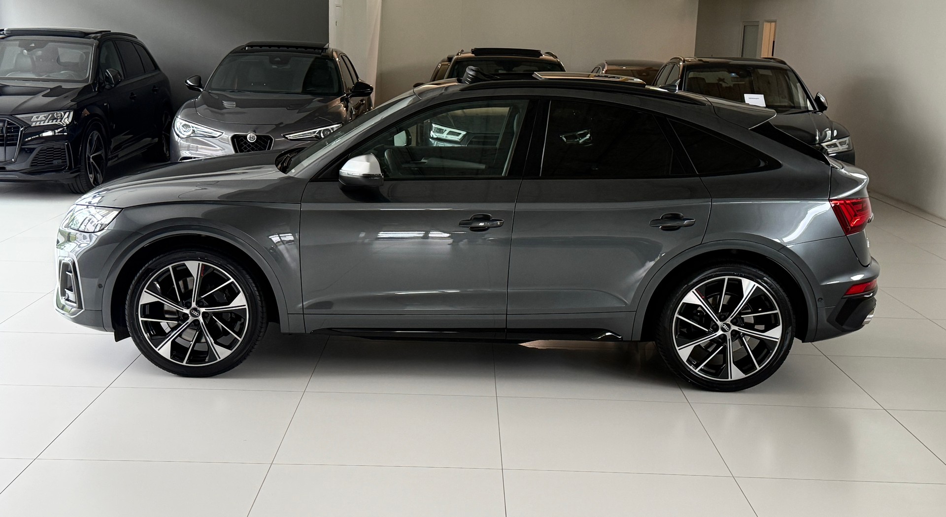 AUDI SQ5 Sportback TDI quattro tiptronic***1. Hand***CH-Fahrzeug***ABT***Luftfederung***Panoramadach***Service kostenlos***-image-7