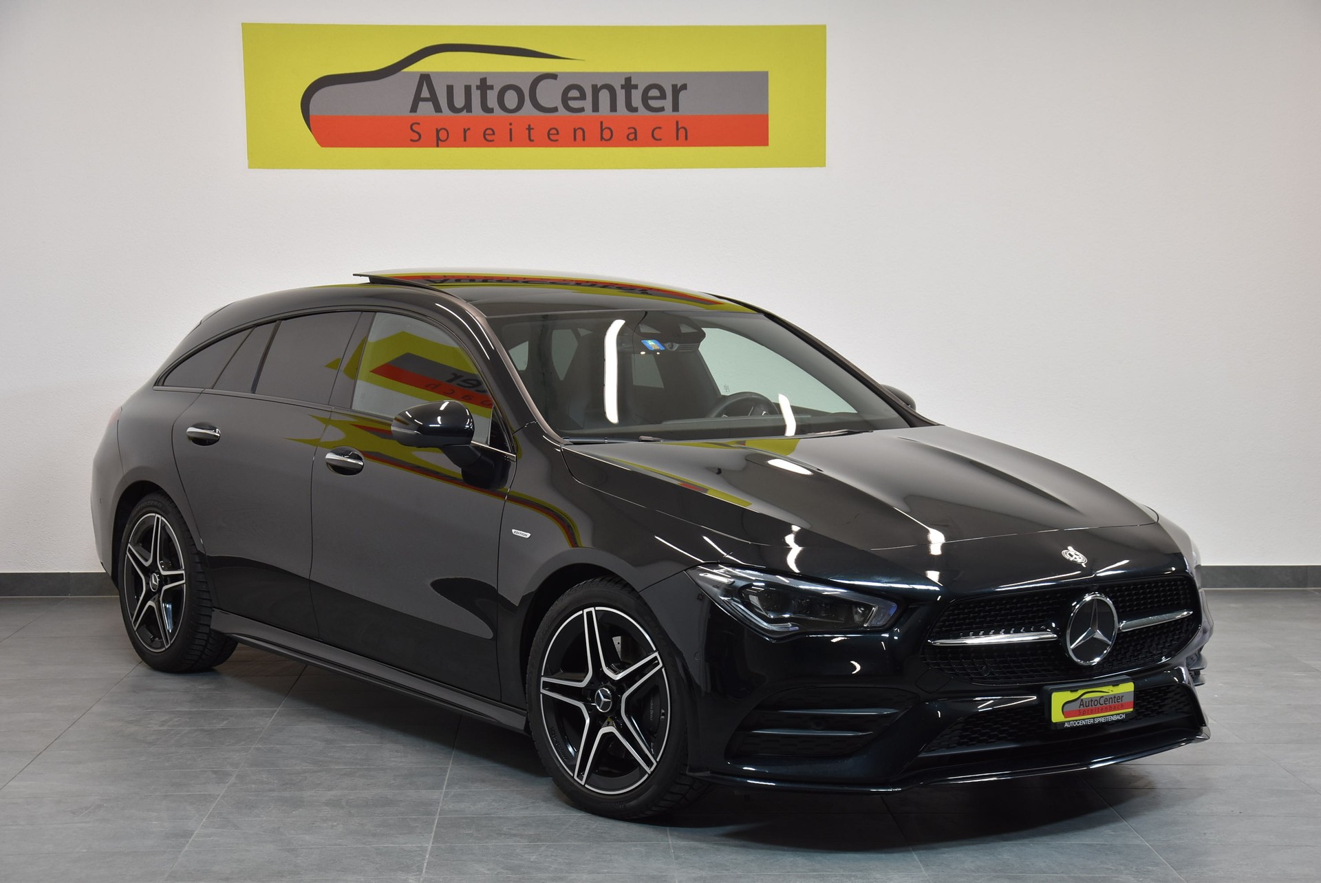 MERCEDES-BENZ CLA Shooting Brake 220 d 4Matic AMG Line EDITION 2020-image-0