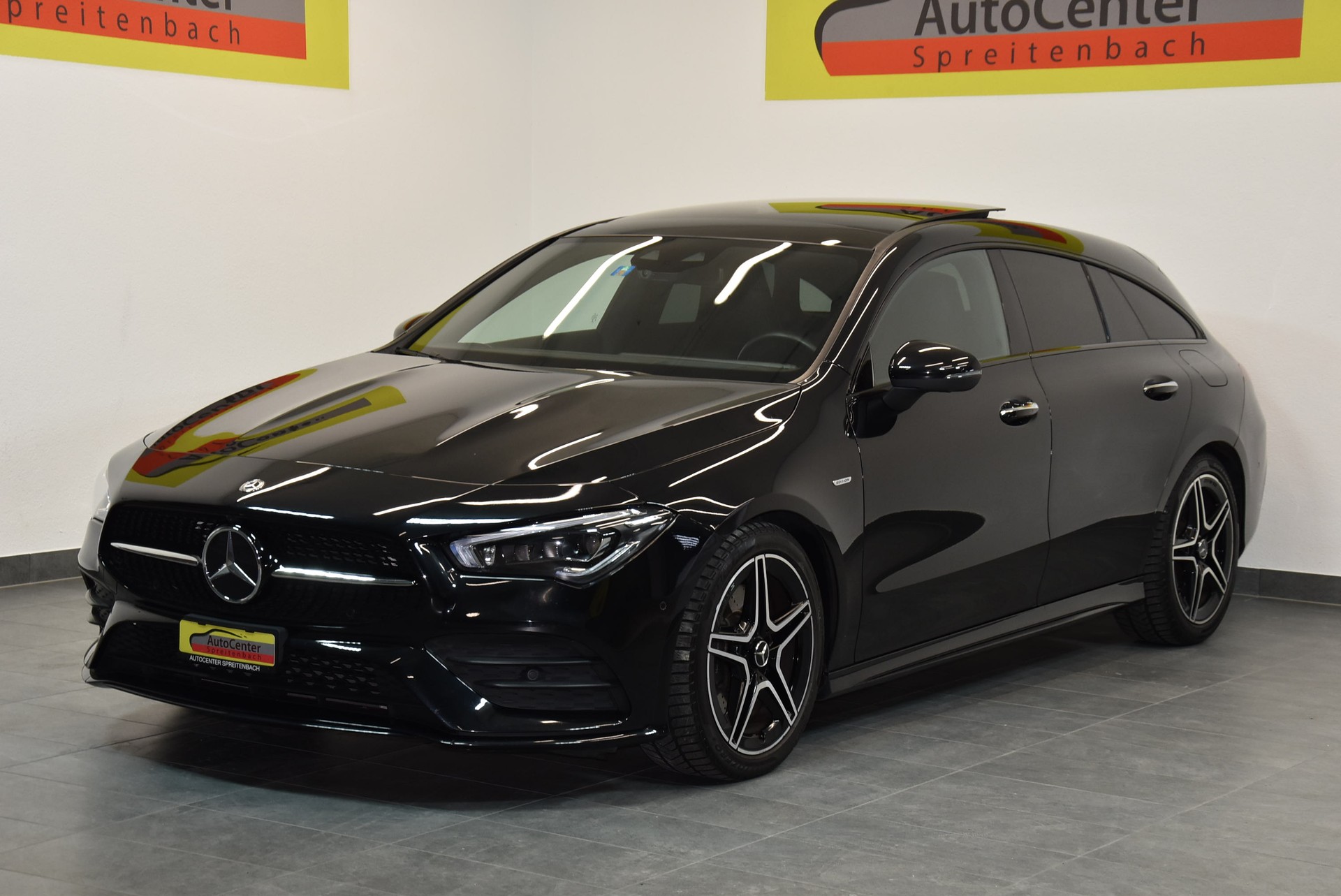 MERCEDES-BENZ CLA Shooting Brake 220 d 4Matic AMG Line EDITION 2020-image-2