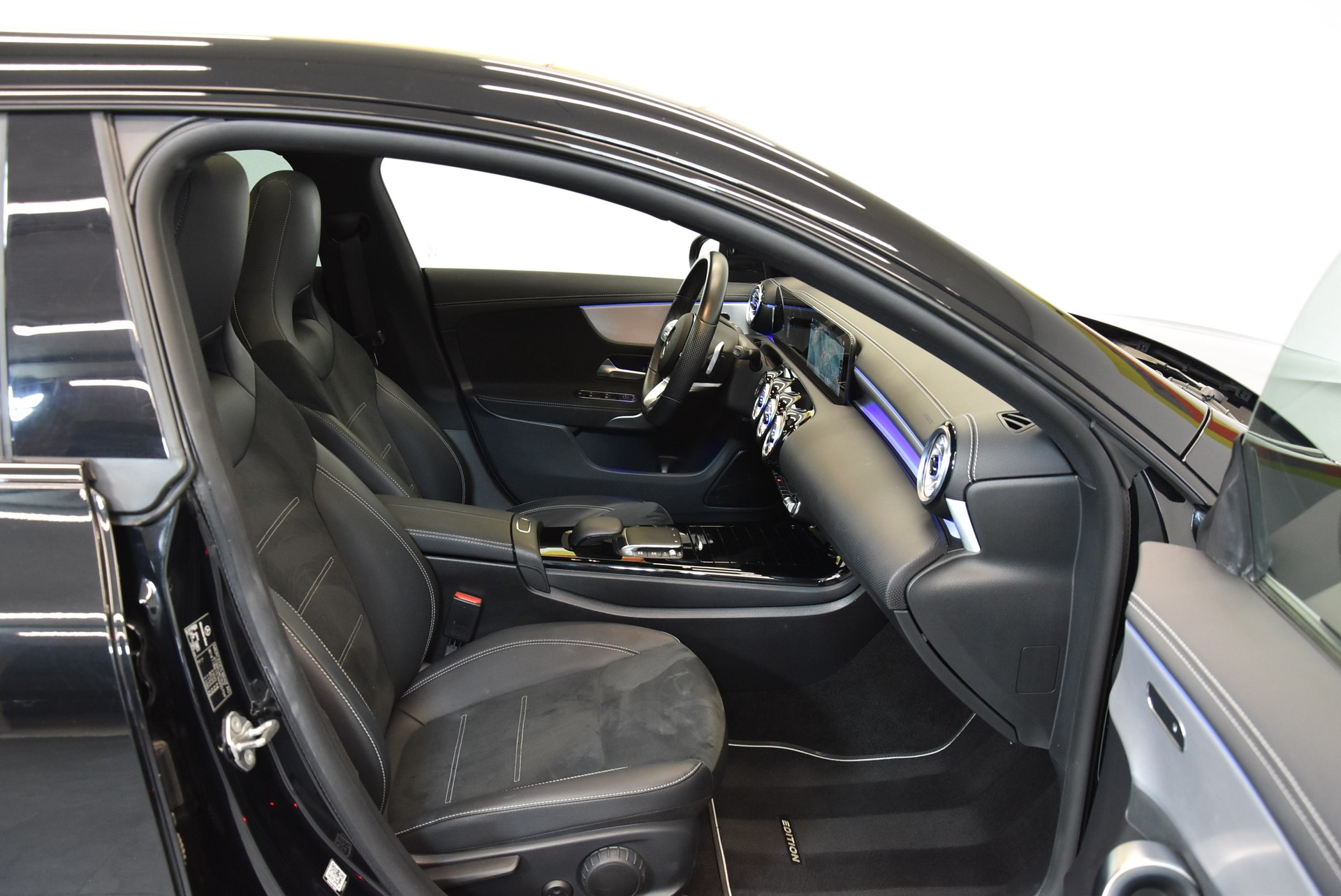 MERCEDES-BENZ CLA Shooting Brake 220 d 4Matic AMG Line EDITION 2020-image-5