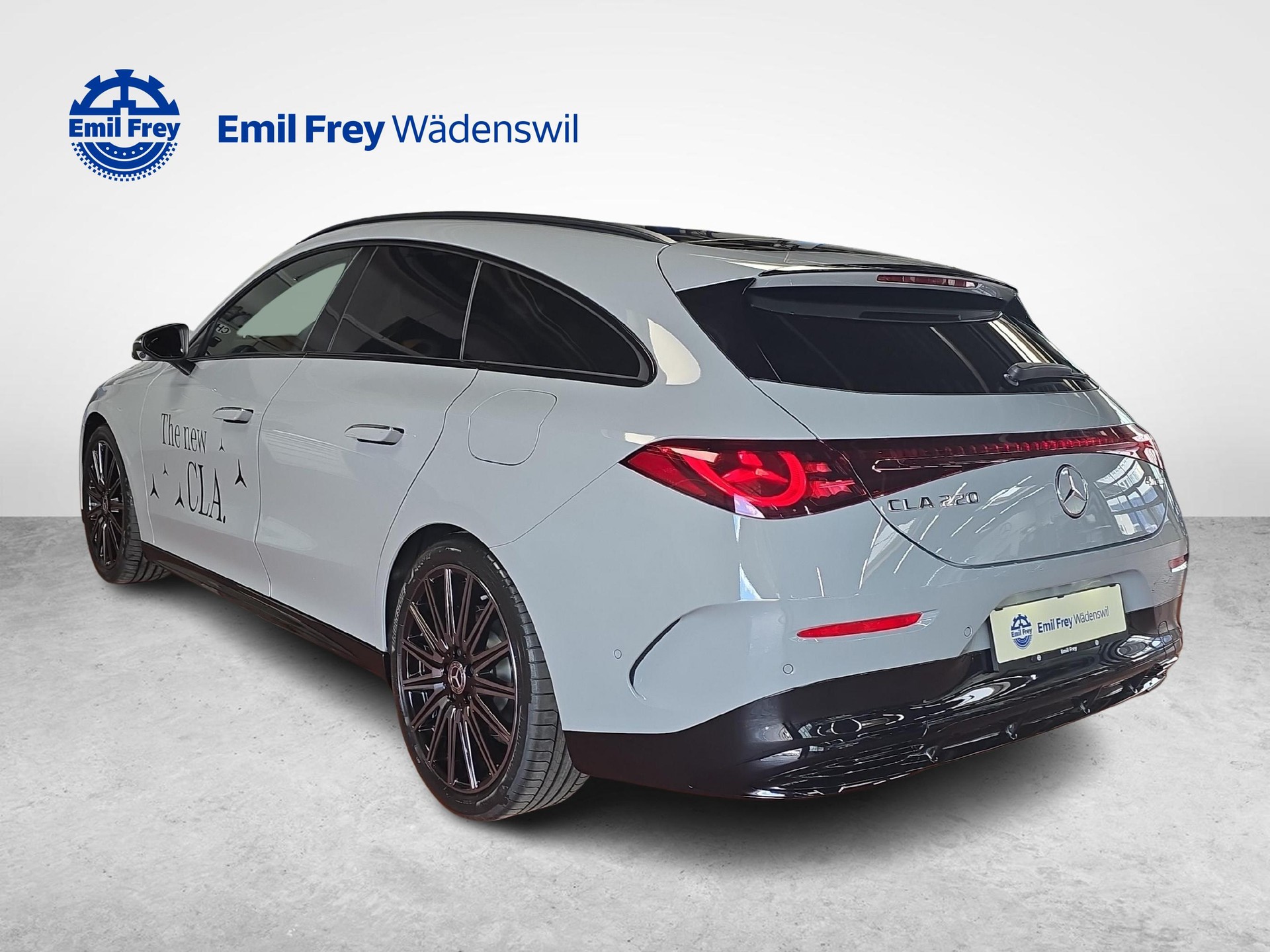 MERCEDES-BENZ CLA 220 4-Matic Shooting Brake-image-2