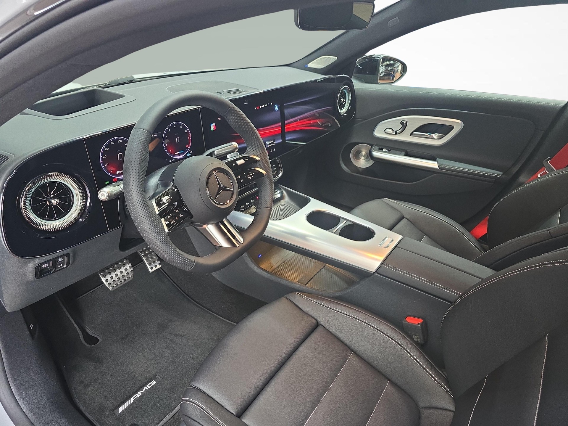MERCEDES-BENZ CLA 220 4-Matic Shooting Brake-image-4