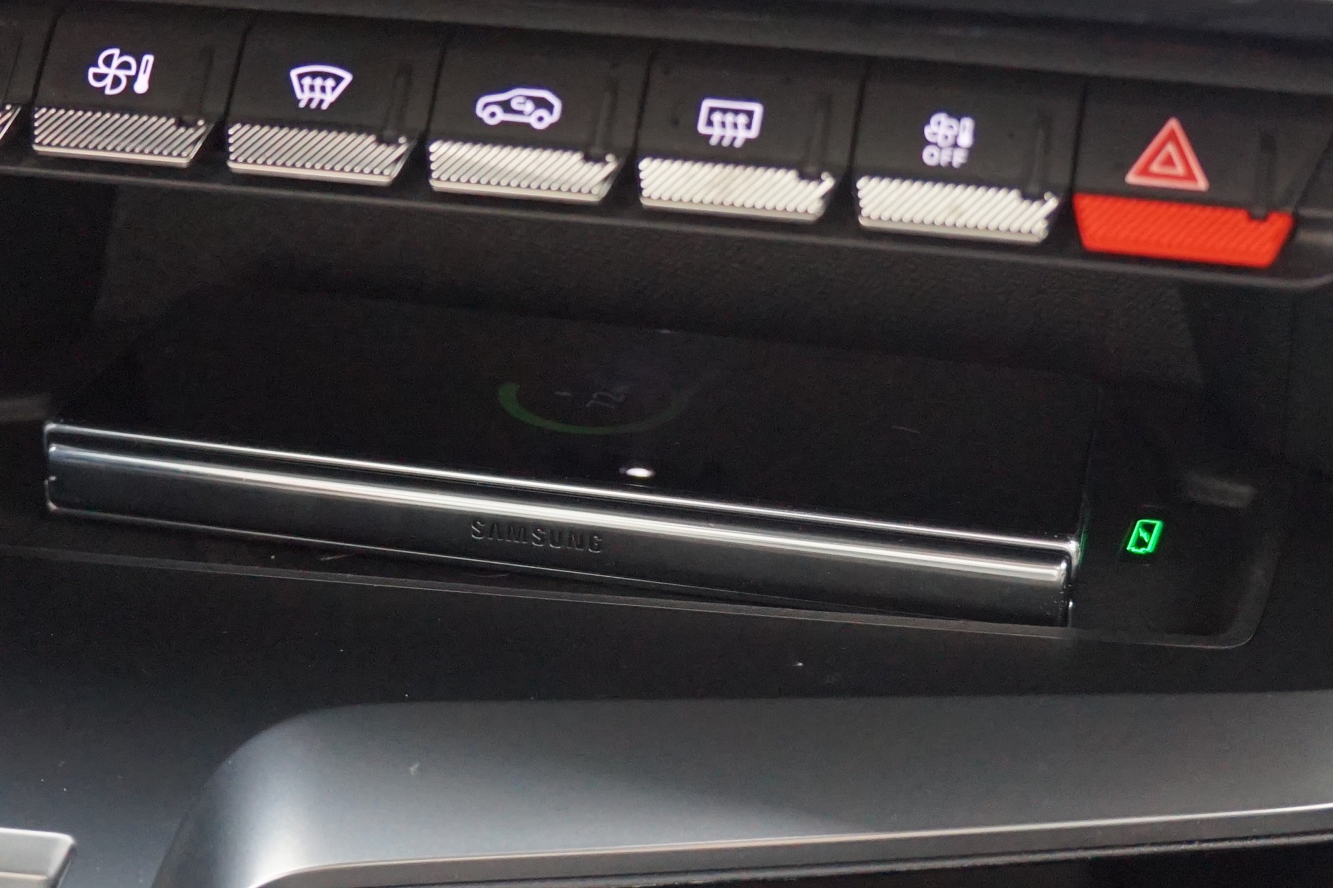 PEUGEOT 308 SW 1.5 BlueHDI Allure EAT8 ** ABNEHMBARE ANHÄNGERKUPPLUNG - ASSISTENZ PAKET - KOMFORT PAKET - 360° KAMERA - APPLE CARPLAY-image-24
