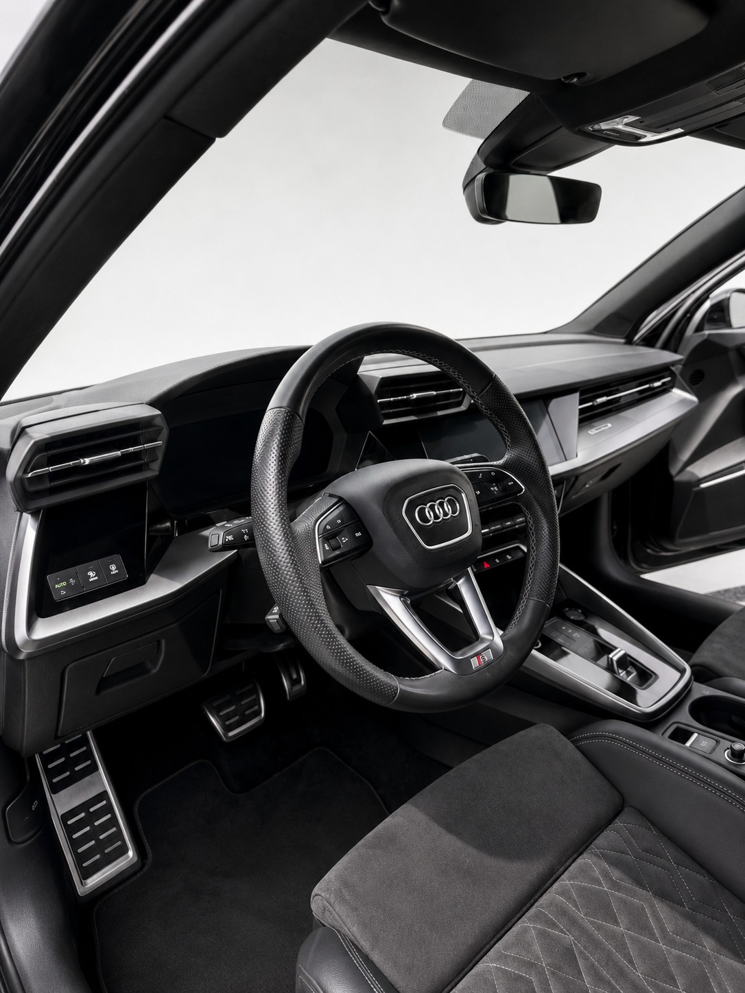 AUDI 1.5 35 TFSI S Line Attraction S-Tronic-image-4