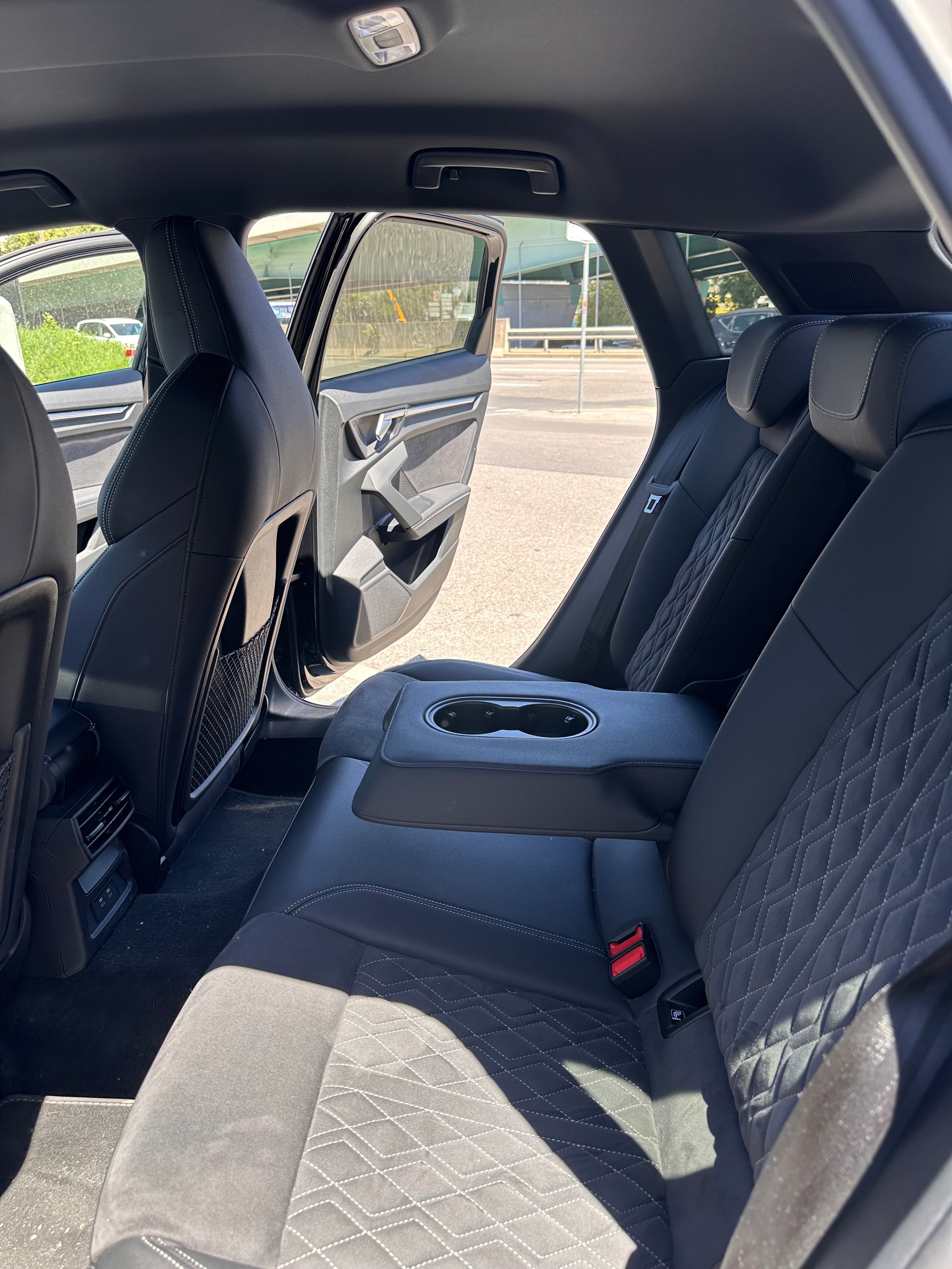 AUDI 1.5 35 TFSI S Line Attraction S-Tronic-image-4