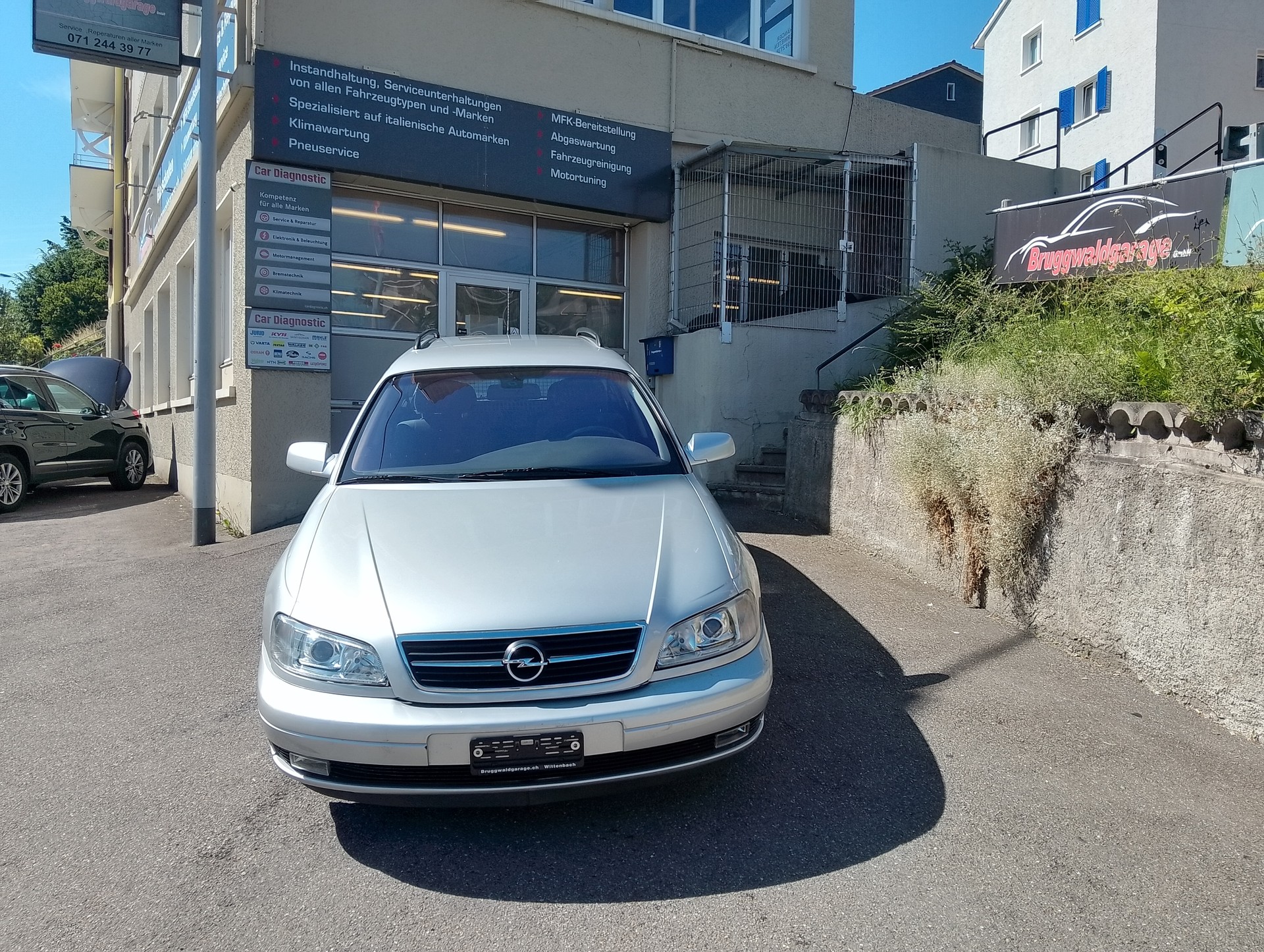 OPEL Omega 2.2i 16V Comfort-image-0