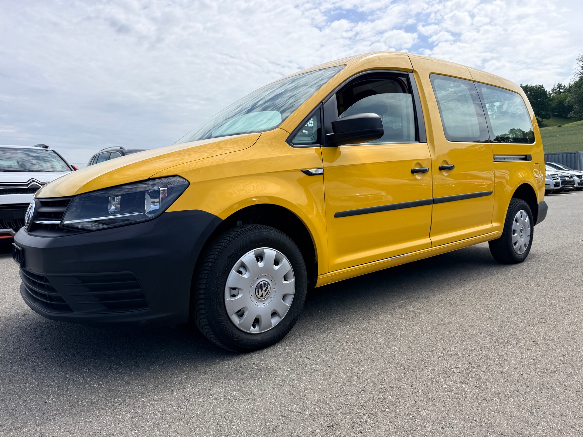 VW Caddy Maxi 2.0TDI 4Motion BlueMotion Technology-image-0