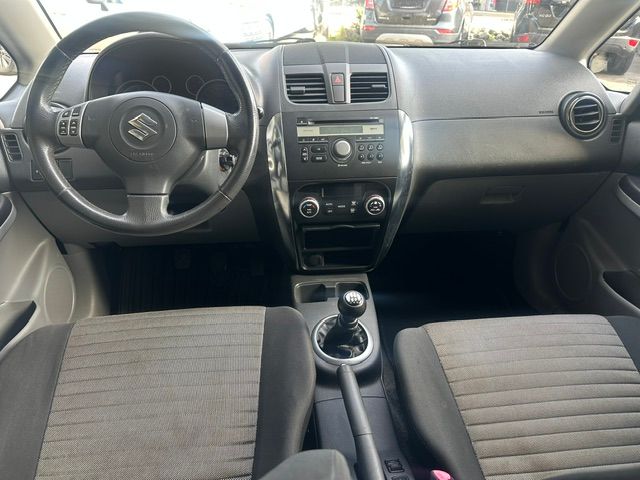 SUZUKI SX4 1.6 16V GL Top Barry 4WD-image-6