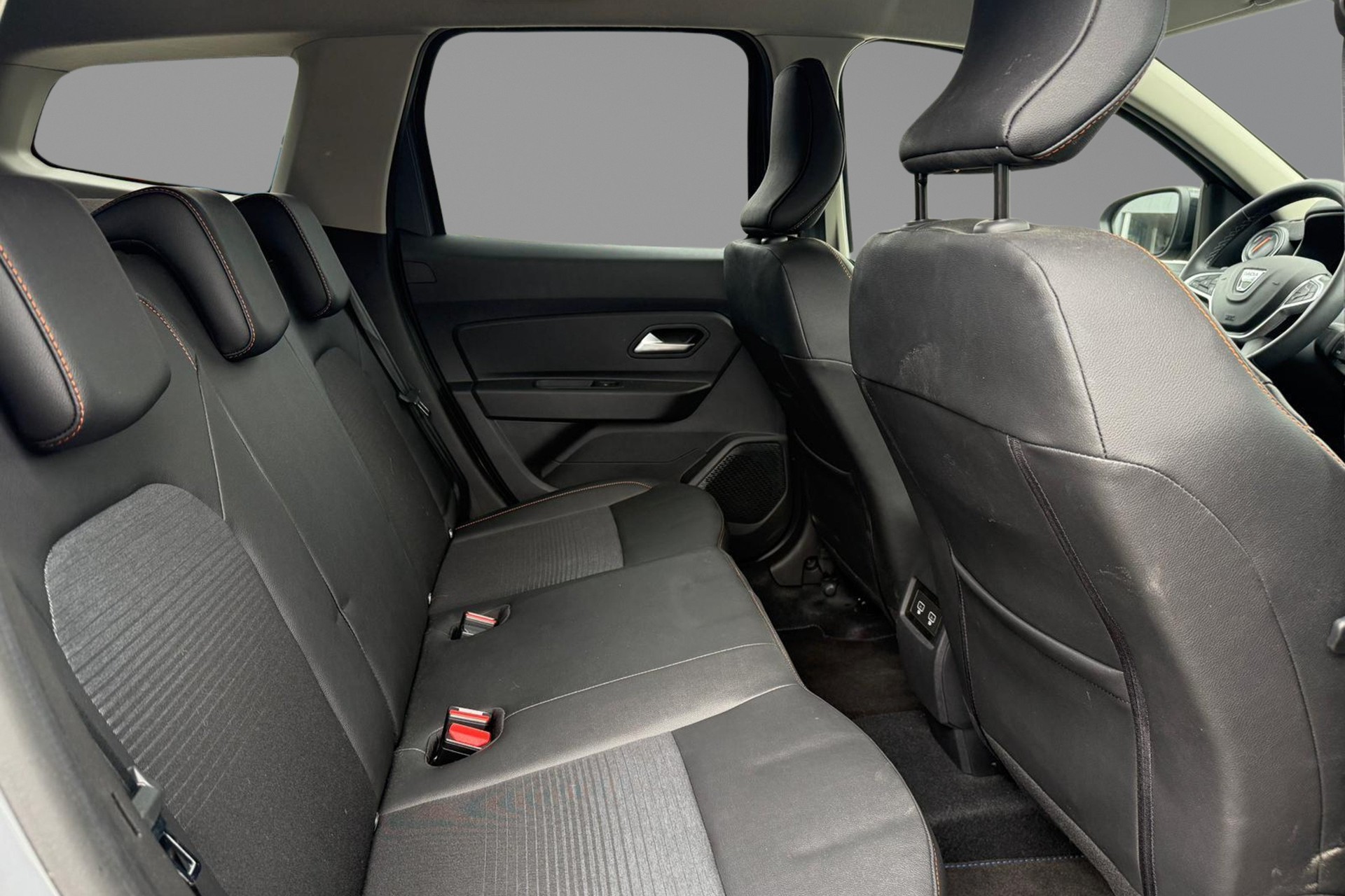DACIA Duster TCe 150 Extreme EDC 4x2-image-13