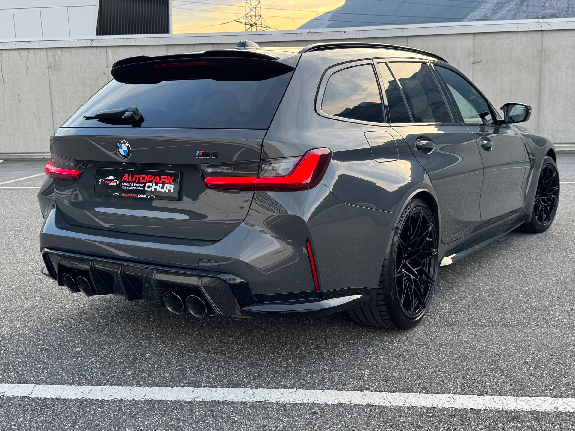 BMW M3 Touring xDrive Competition M-image-4