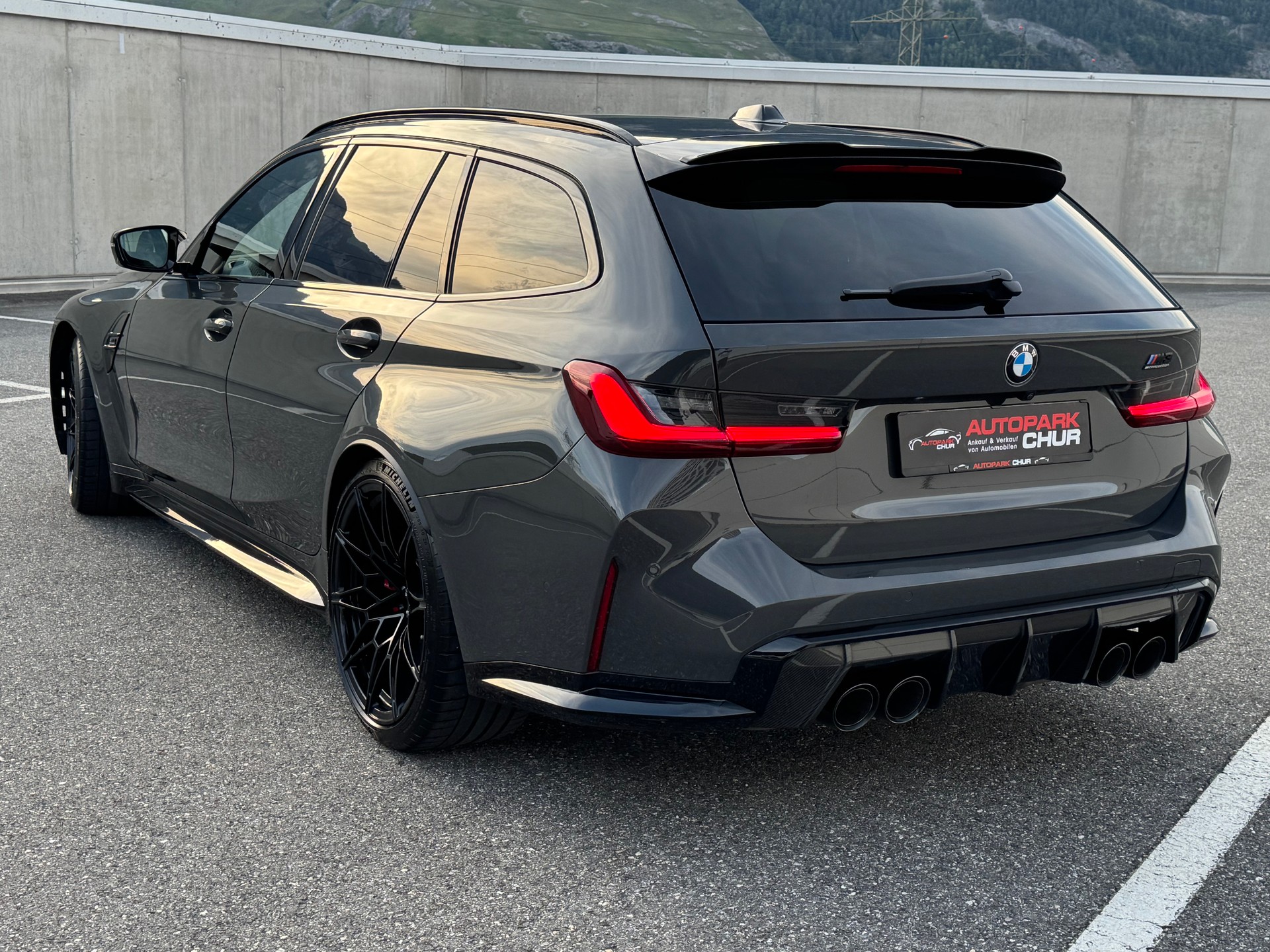 BMW M3 Touring xDrive Competition M-image-2