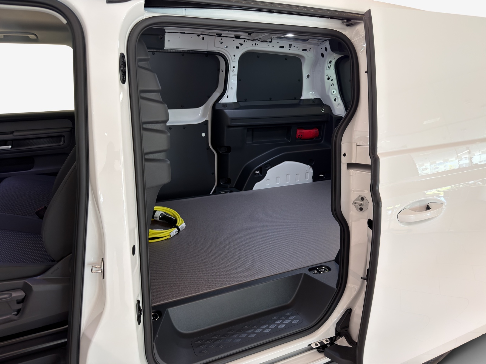 VW ID. Buzz Cargo Pro 4Motion-image-11