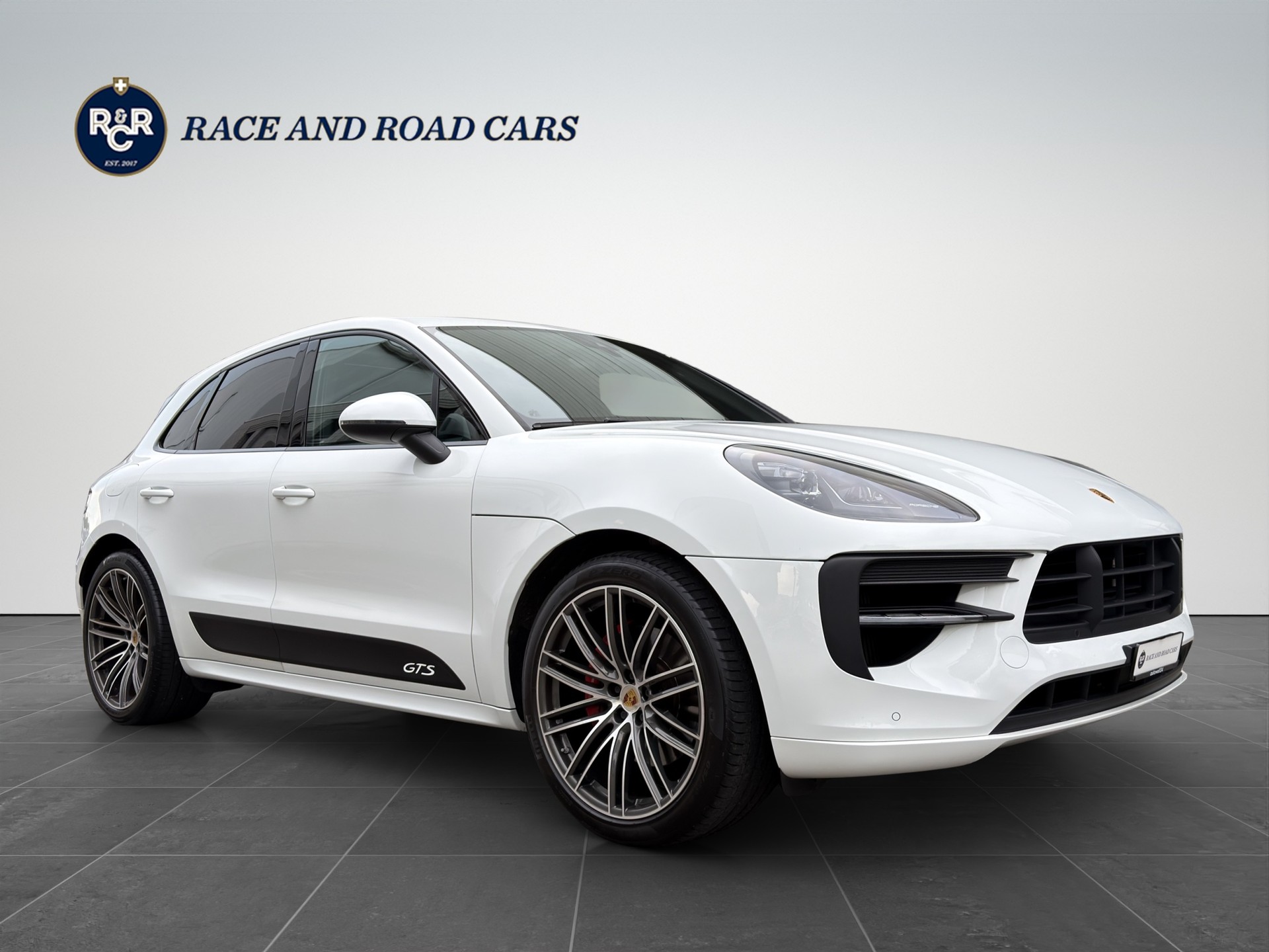 PORSCHE Macan 2.9 V6 GTS-image-2