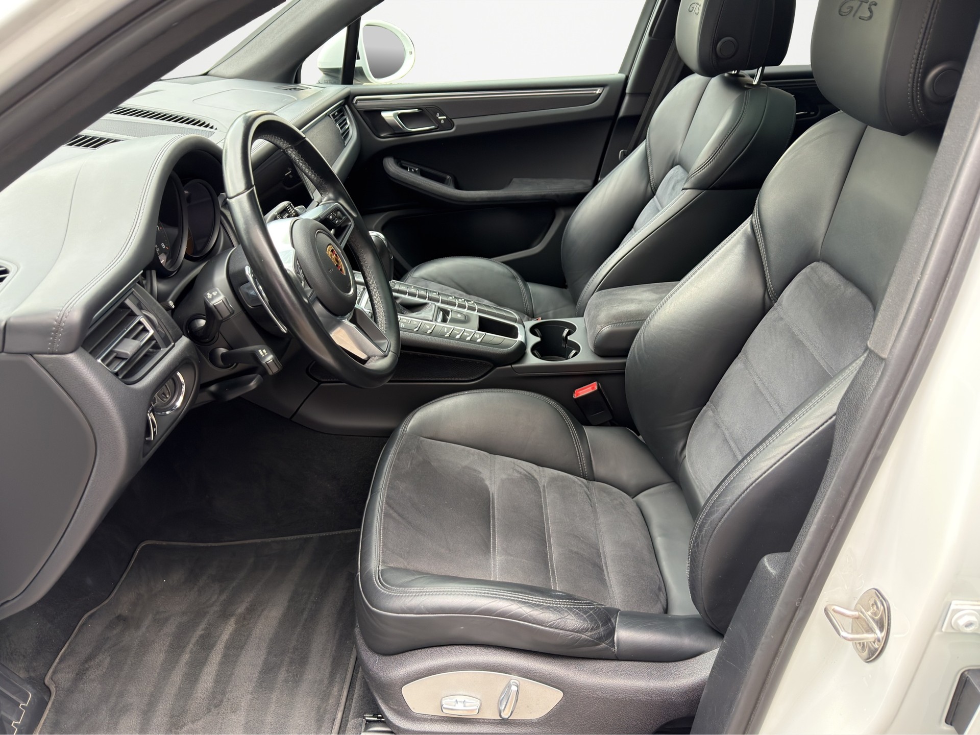 PORSCHE Macan 2.9 V6 GTS-image-11