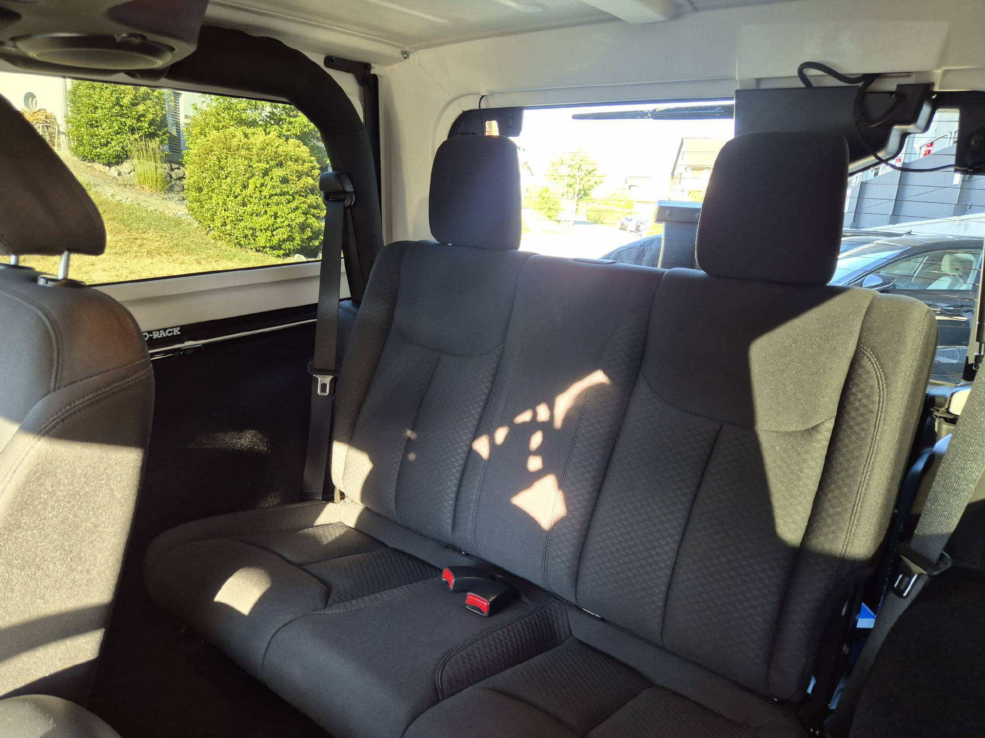 JEEP Wrangler 2.8 CRD Sport 6 Speed Offroad Camper-image-11