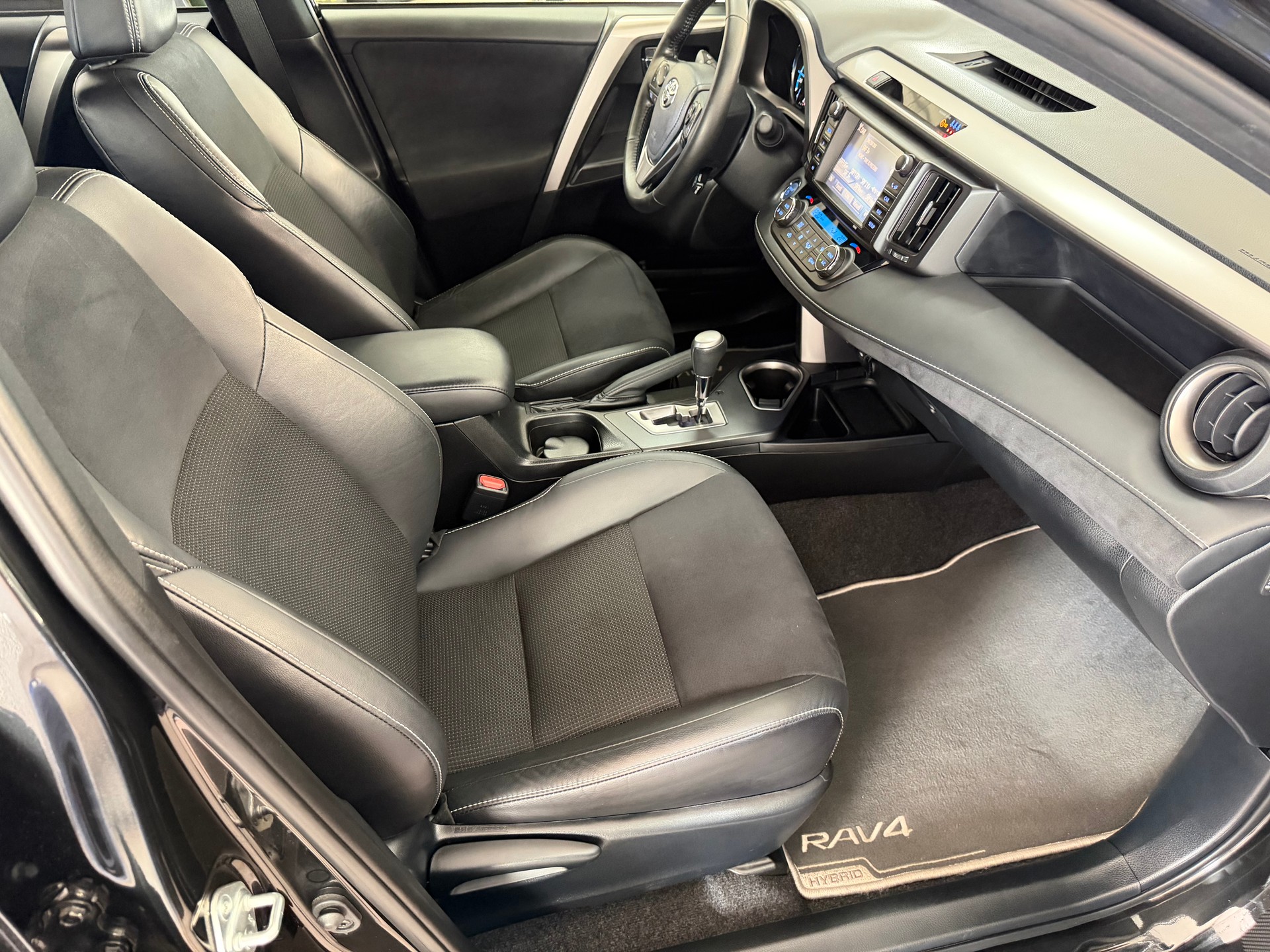 TOYOTA RAV-4 2.5 HSD Premium e-CVT-image-10