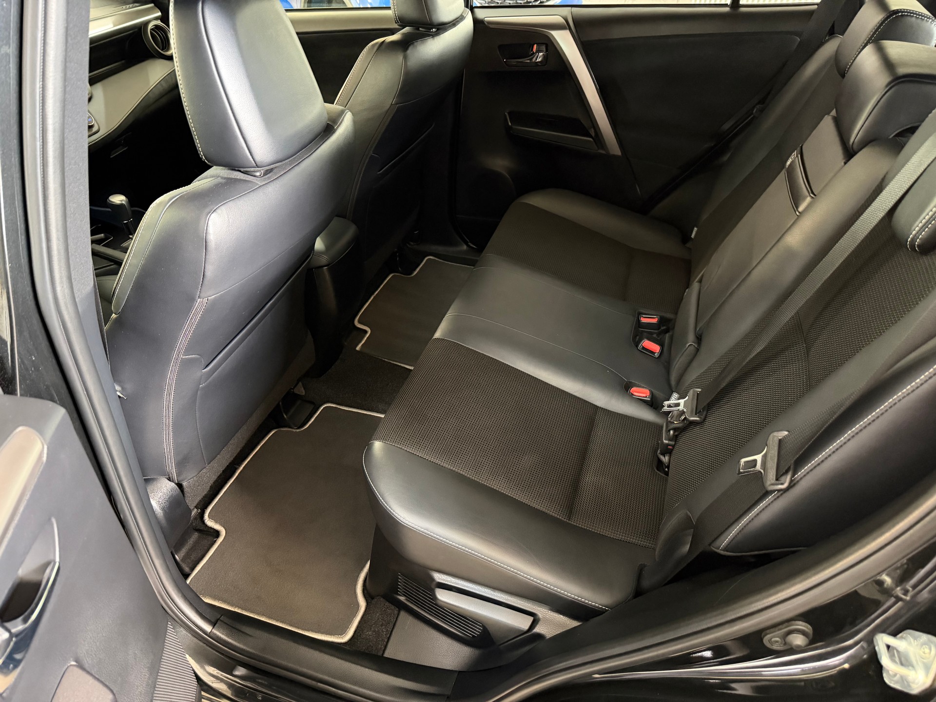 TOYOTA RAV-4 2.5 HSD Premium e-CVT-image-19