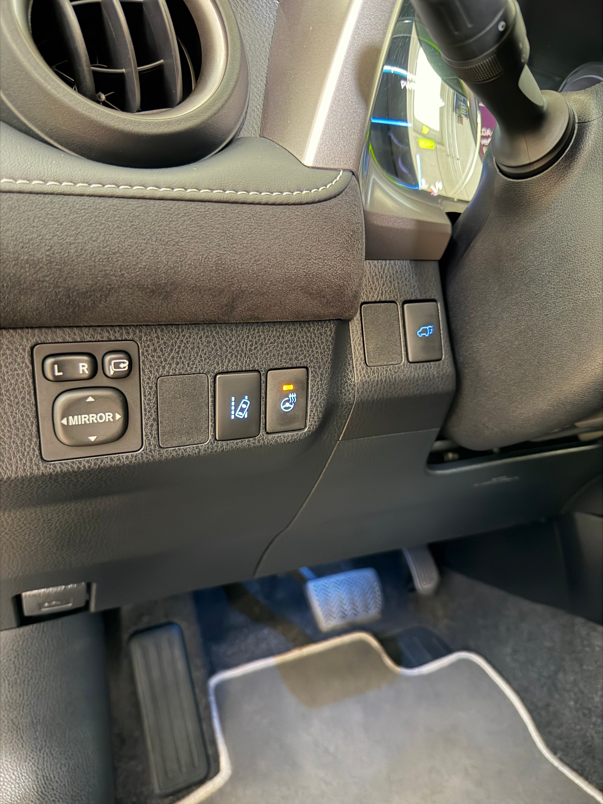 TOYOTA RAV-4 2.5 HSD Premium e-CVT-image-11