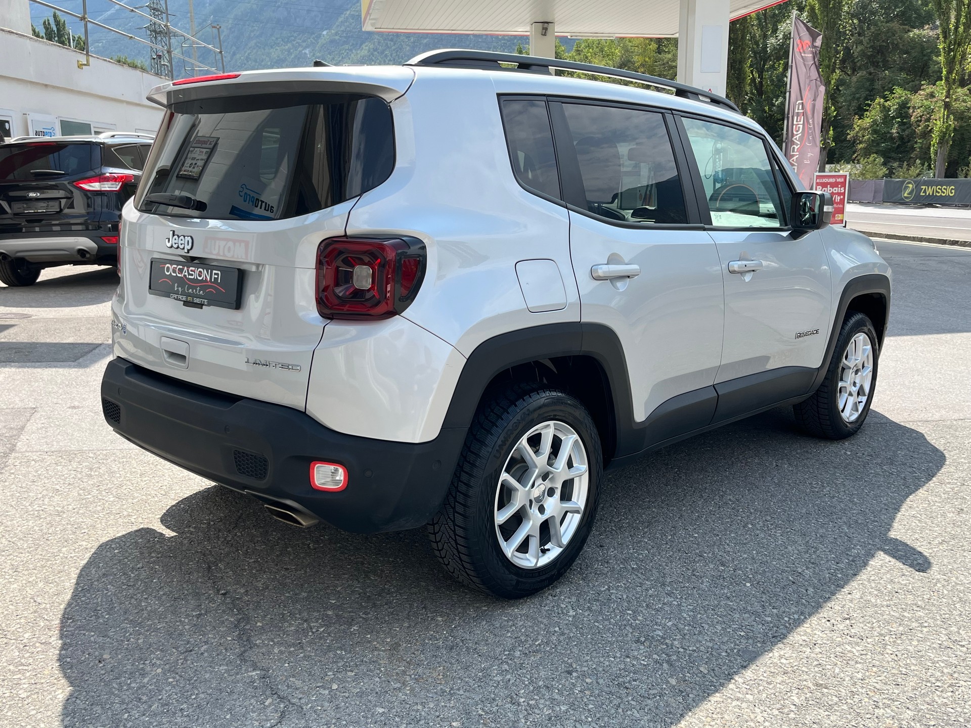 JEEP Renegade 1.3 Turbo Limited AWD-image-13
