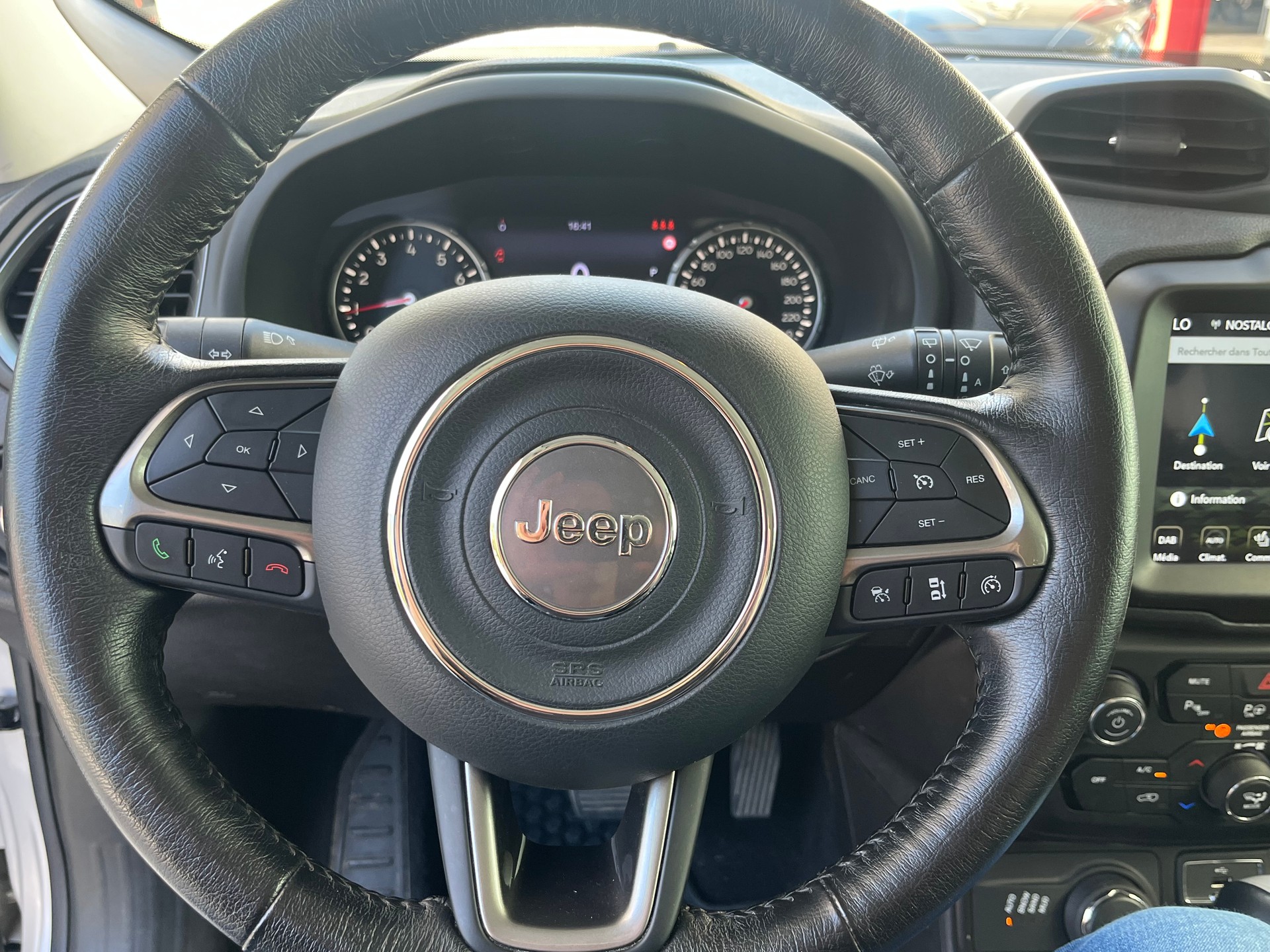 JEEP Renegade 1.3 Turbo Limited AWD-image-8