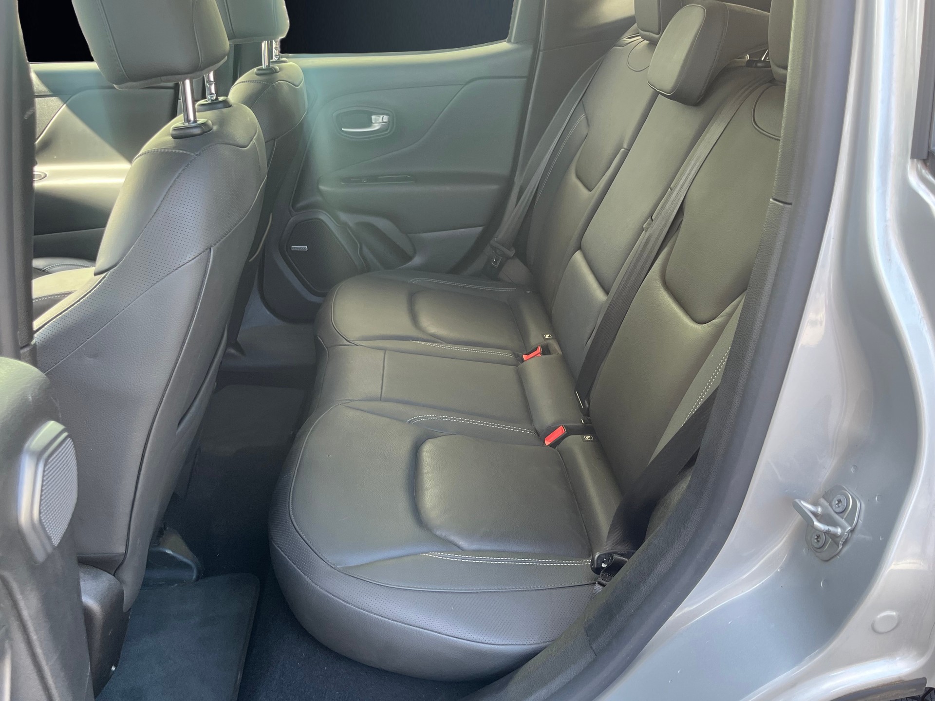 JEEP Renegade 1.3 Turbo Limited AWD-image-6