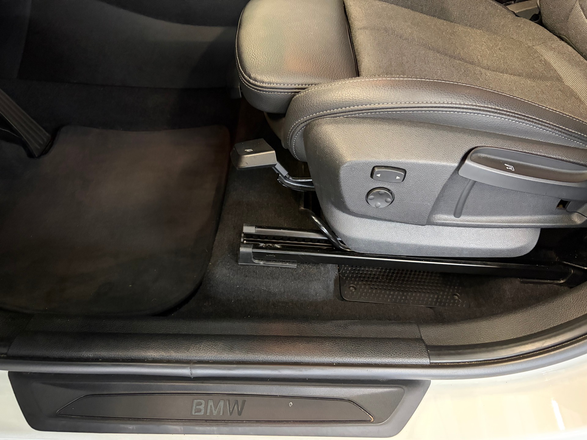 BMW 220d xDrive Gran Tourer | CH Fzg. | Driving Assistant Plus | Kamera | LED Scheinw. | HeadUp | Sportsitze |-image-21