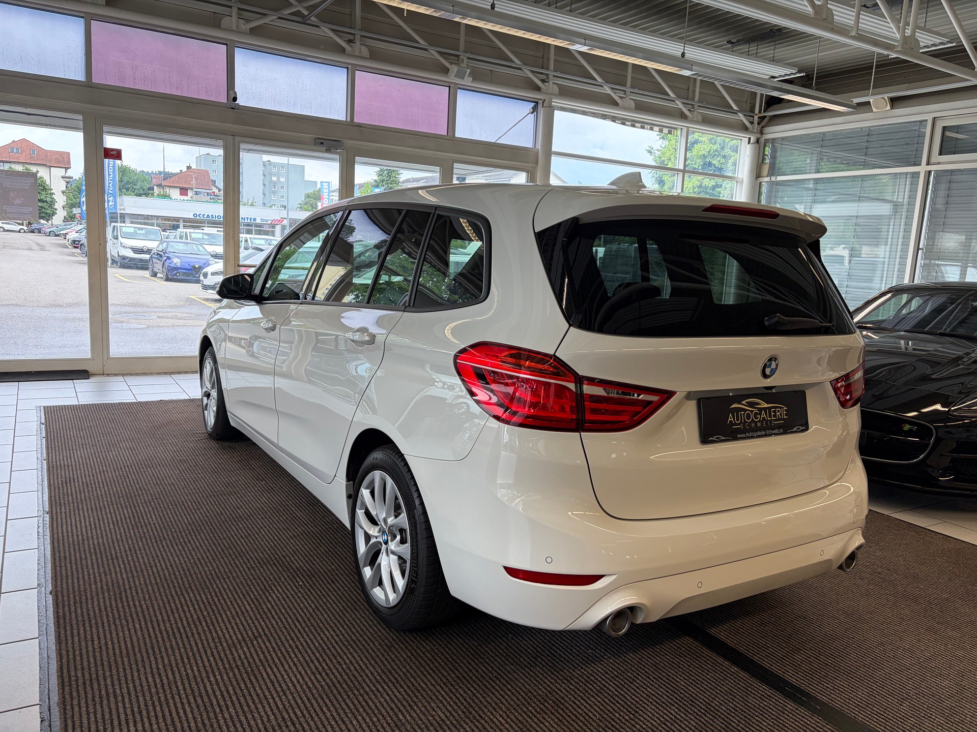 BMW 220d xDrive Gran Tourer | CH Fzg. | Driving Assistant Plus | Kamera | LED Scheinw. | HeadUp | Sportsitze |-image-10